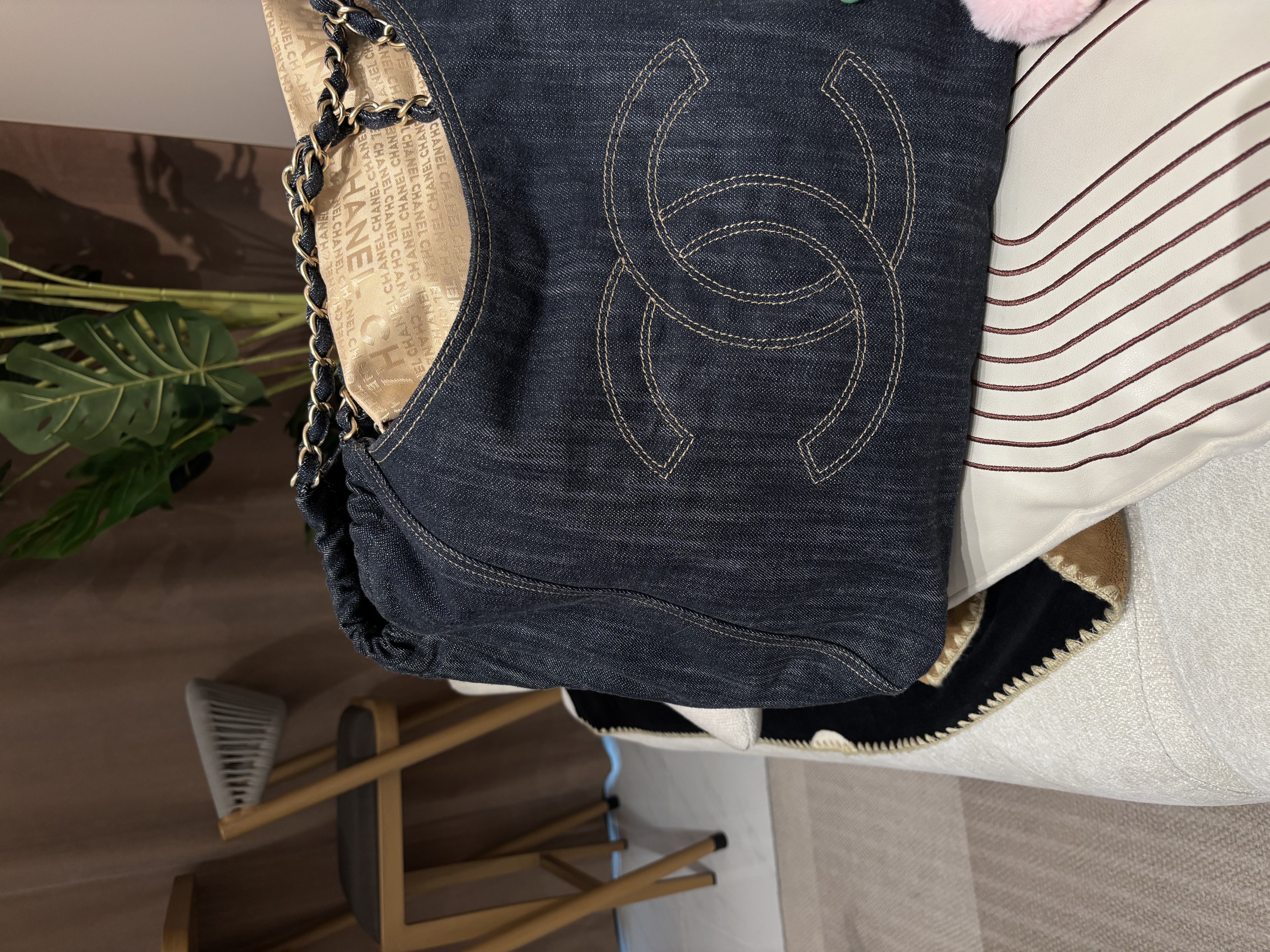 CHANEL Cococabath denim hobo 100%Authentic ,98%new ✅card ✅dust bag ✅pouch 