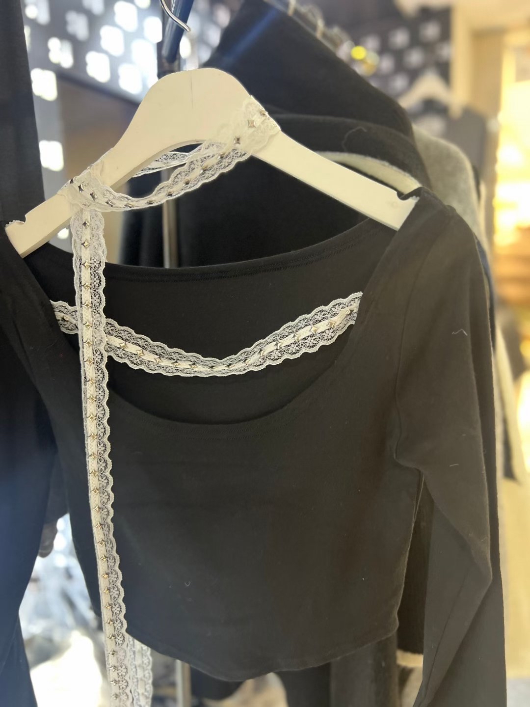 韓國設計感蕾絲邊邊+掛頸巾大領Top