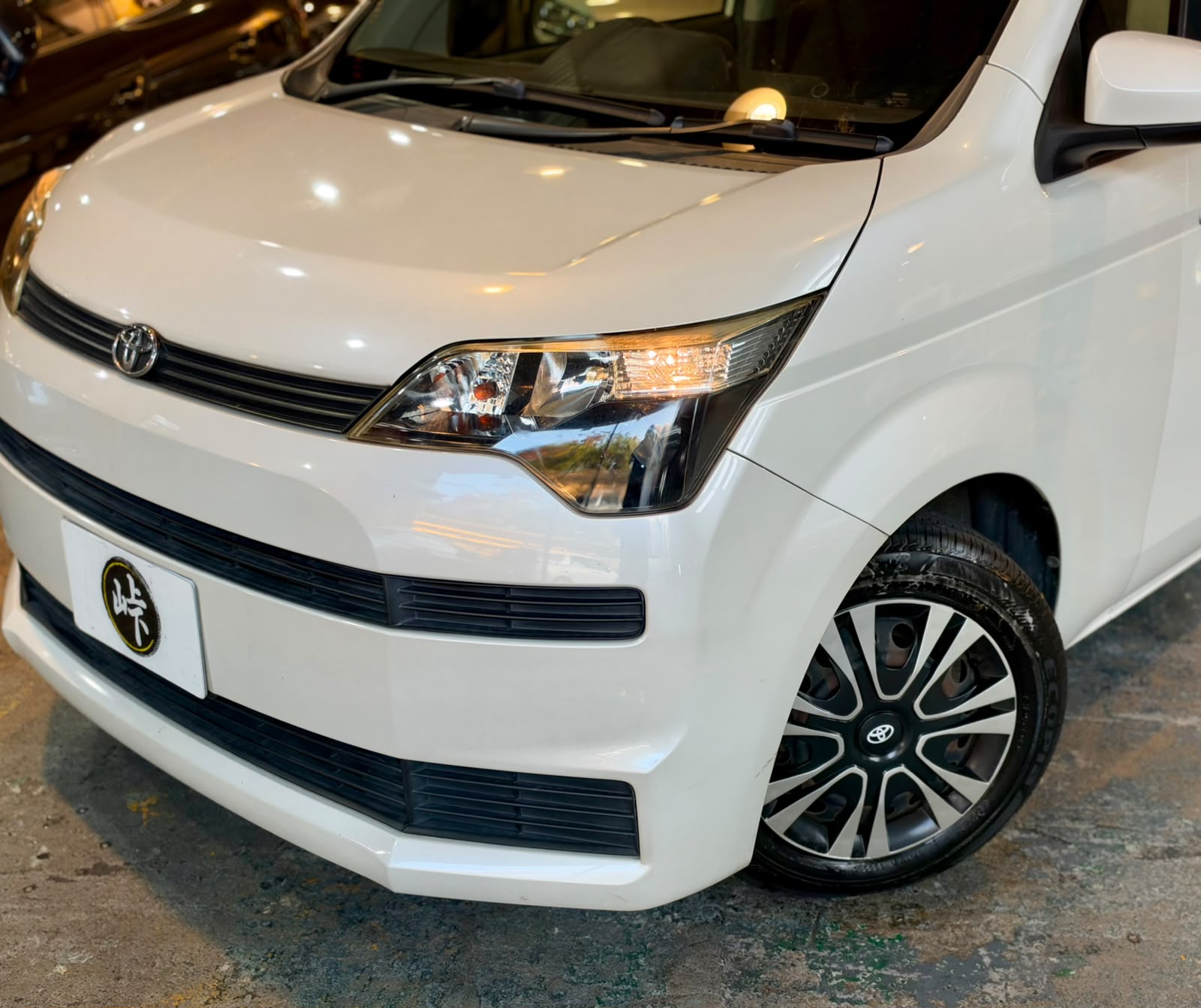 Toyota SPADE 1.5 2012