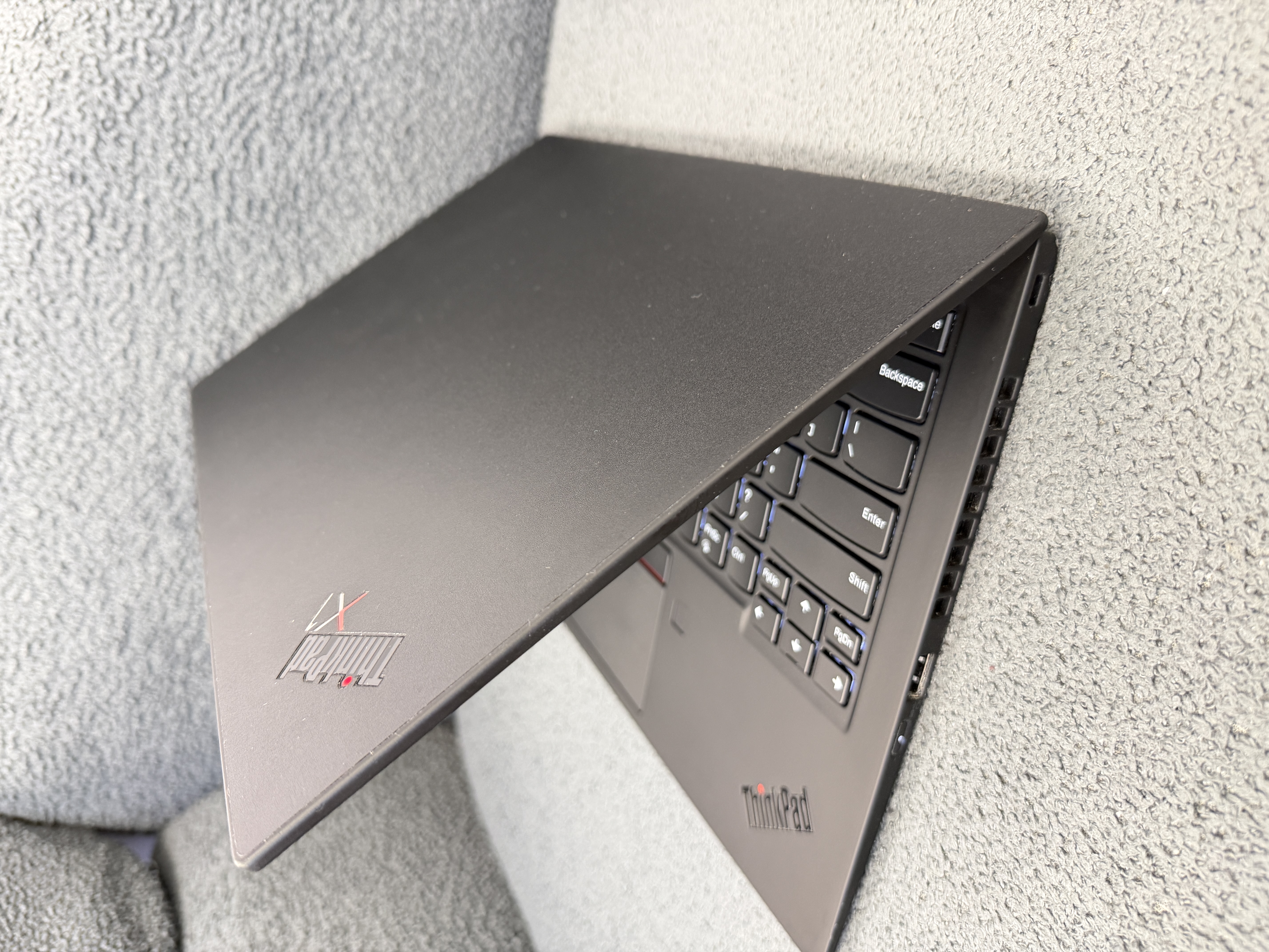 #4754 Lenovo X1 Carbon 10代 cpu i7 10610u/16 gb ram 512gb ram/ X1c x1 gen8 
