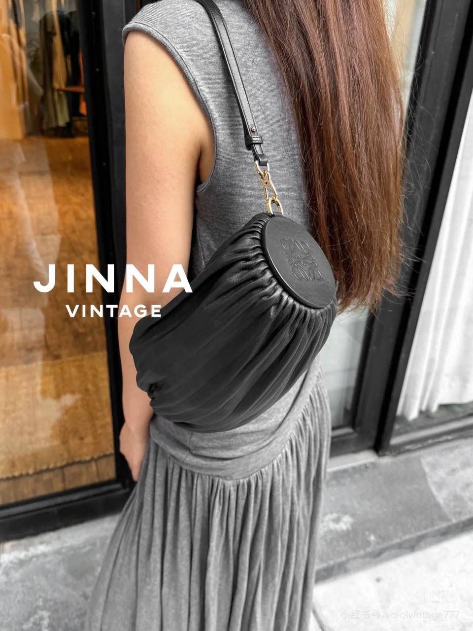 Loewe罗意威 Luna 小号褶皱纳帕皮革单肩包