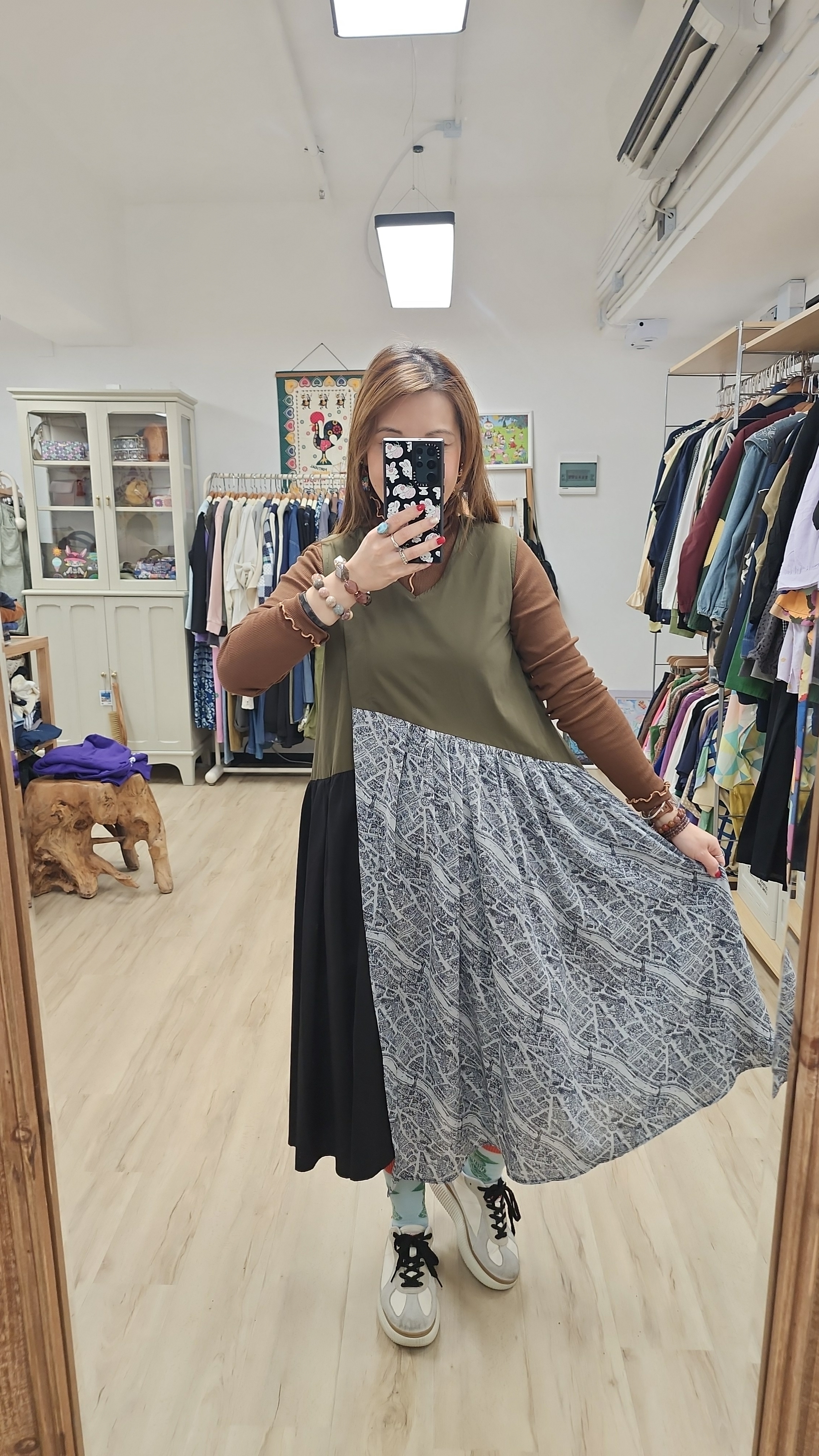 日牌拼布爽滑料V領背心裙