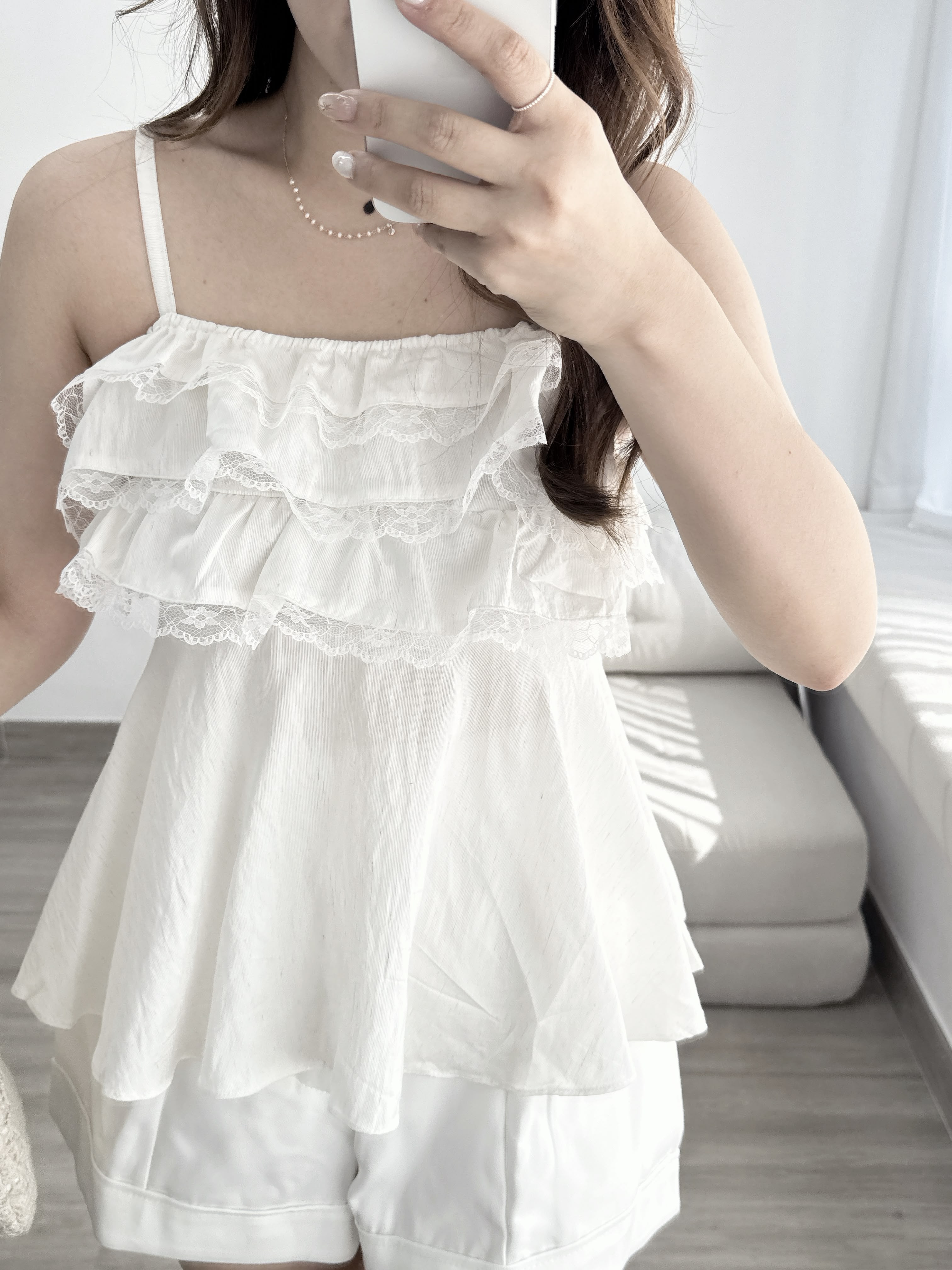 【泰國直送】自帶收腰感立體喱士花上衣