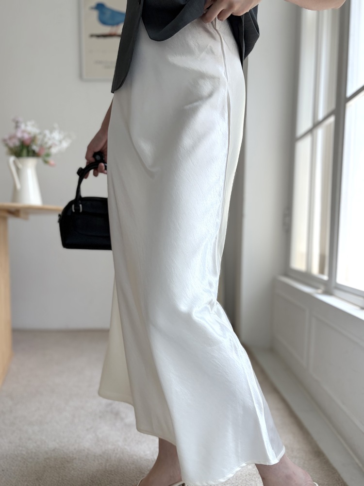 Satin Structured Skirt (Ivory)