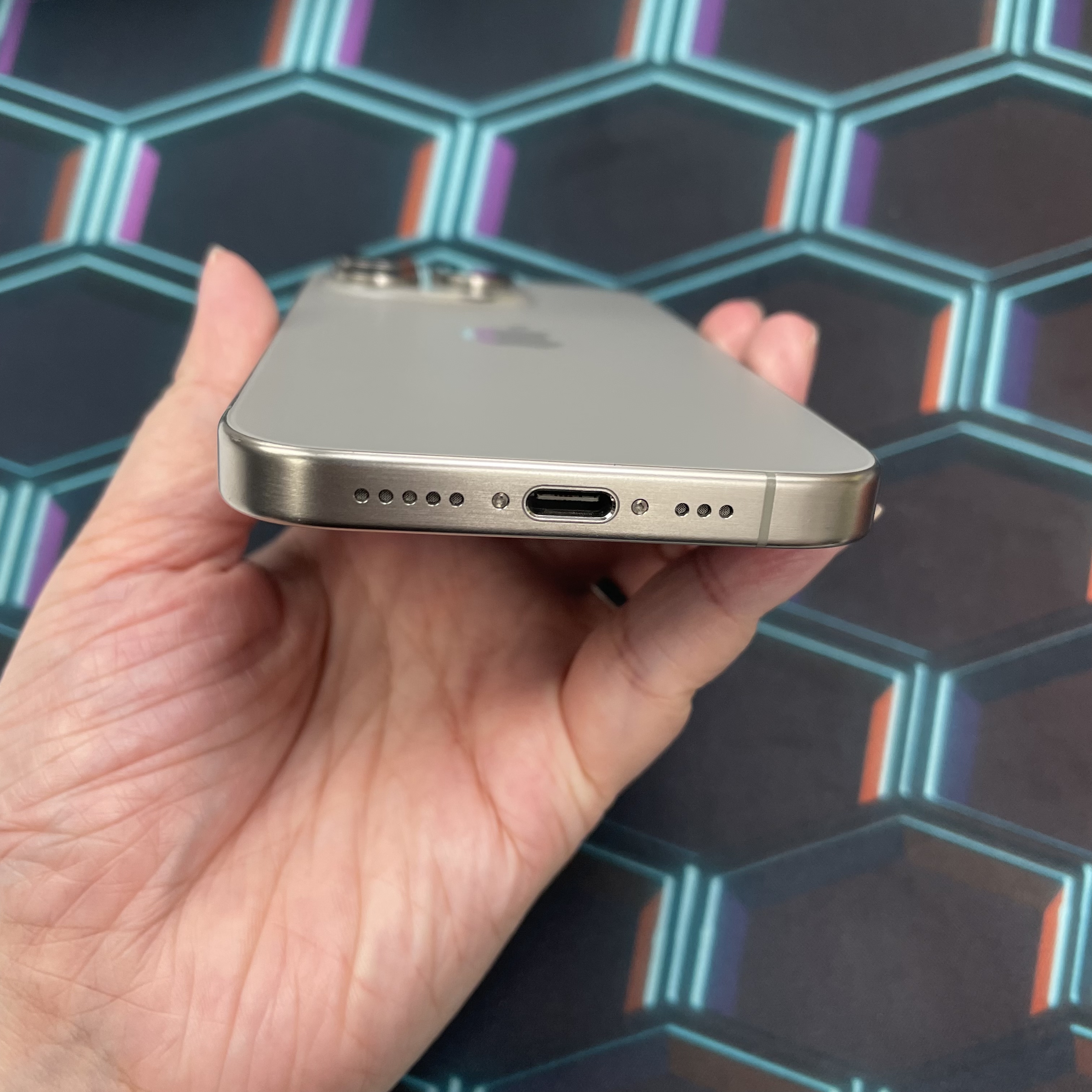 *6325 15 pro 勁靚機 256GB 電98 原色 gray