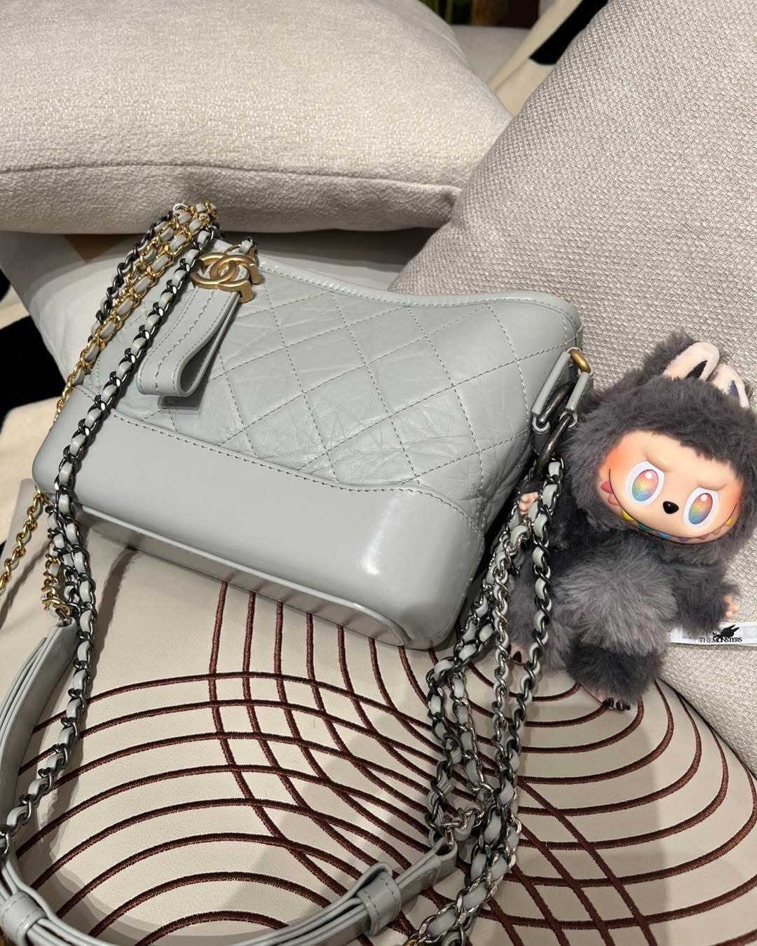 Chanel Gabrielle hobo small grey 100%Authentic ,98%new  ✅晶片✅dust bag✅box
