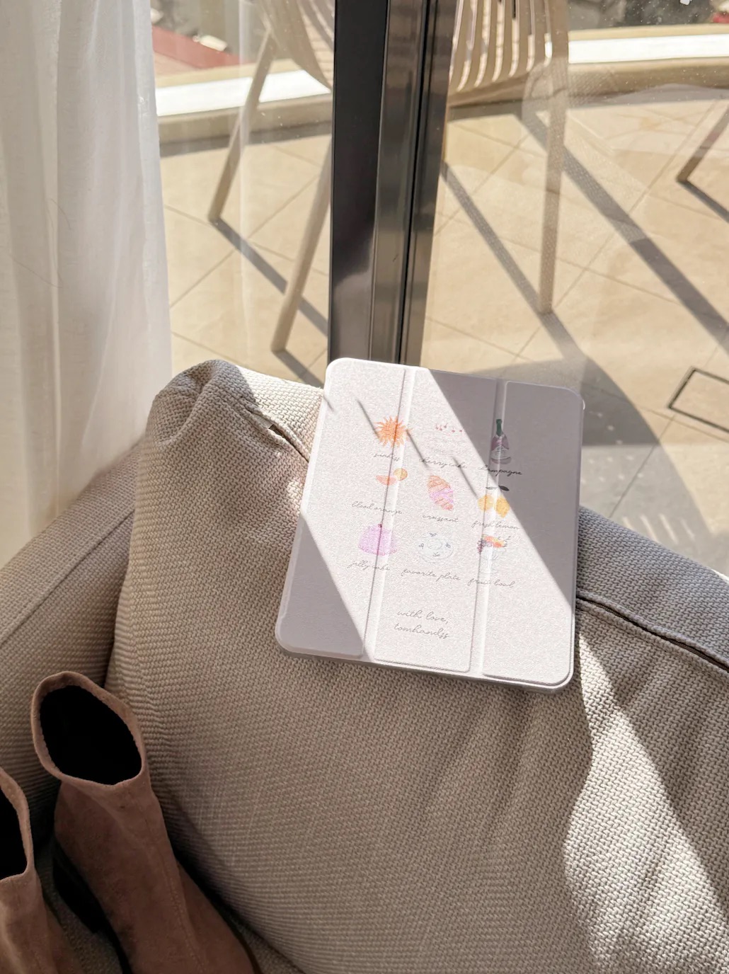 【Party & Summer!】透明磨砂書本式 iPad Case