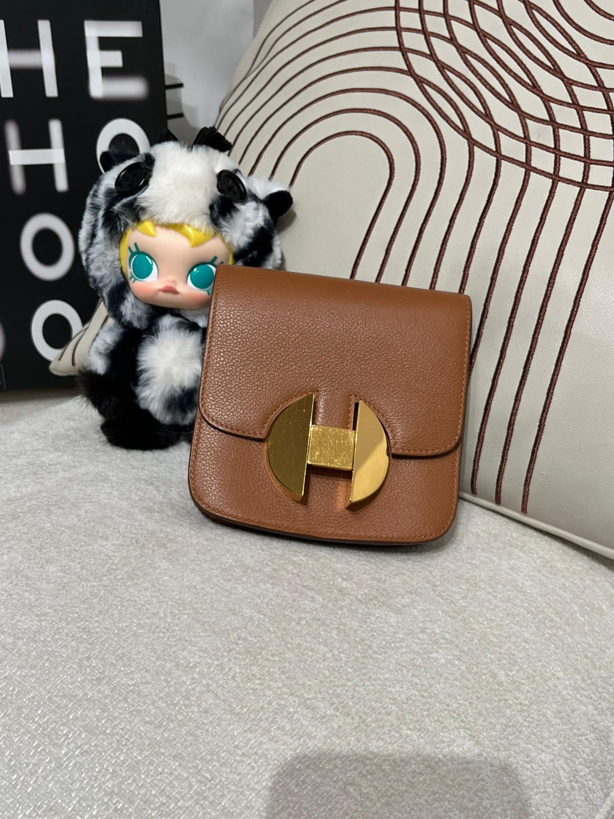 Hermes 2002 belt bag wallet STAMP D Gold Calfskin 2002 100%Authentic,92%new