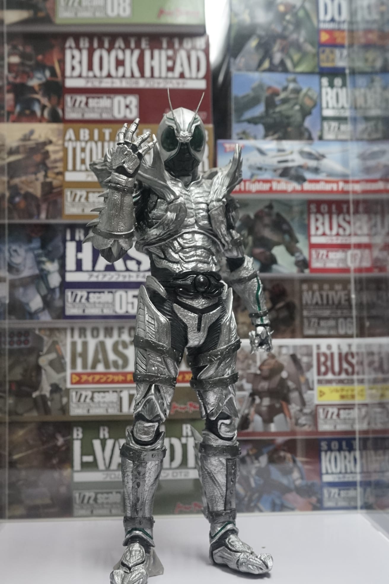 1/6 幪面超人影月(黑日) GK套件成品