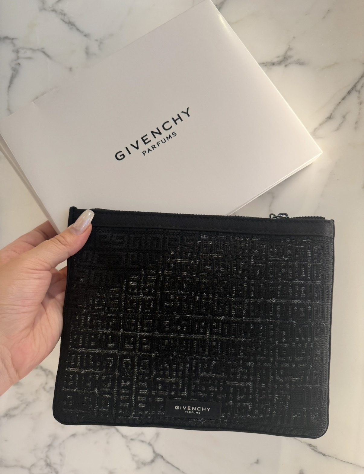 Givency 網網化妝袋