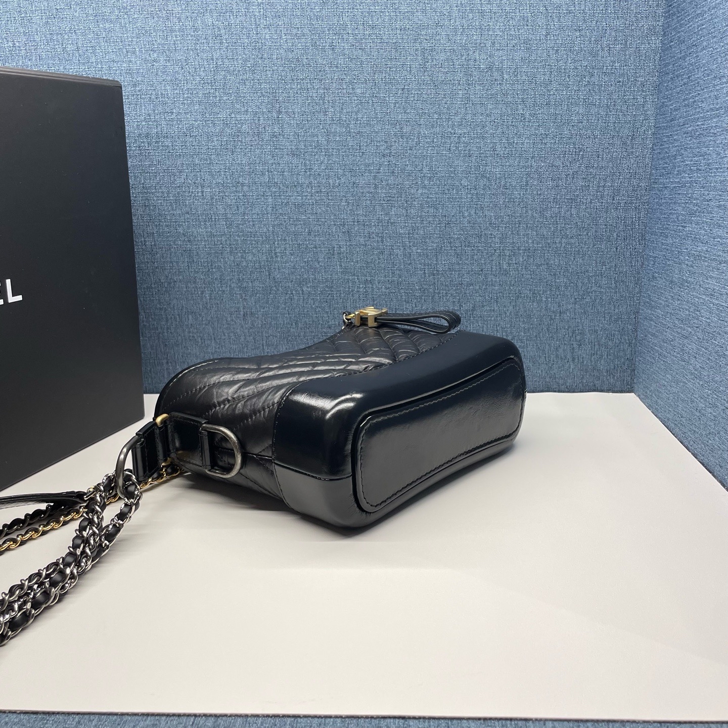 【預訂貨品】 鐳射30開👜 CHANEL V紋黑色流浪包