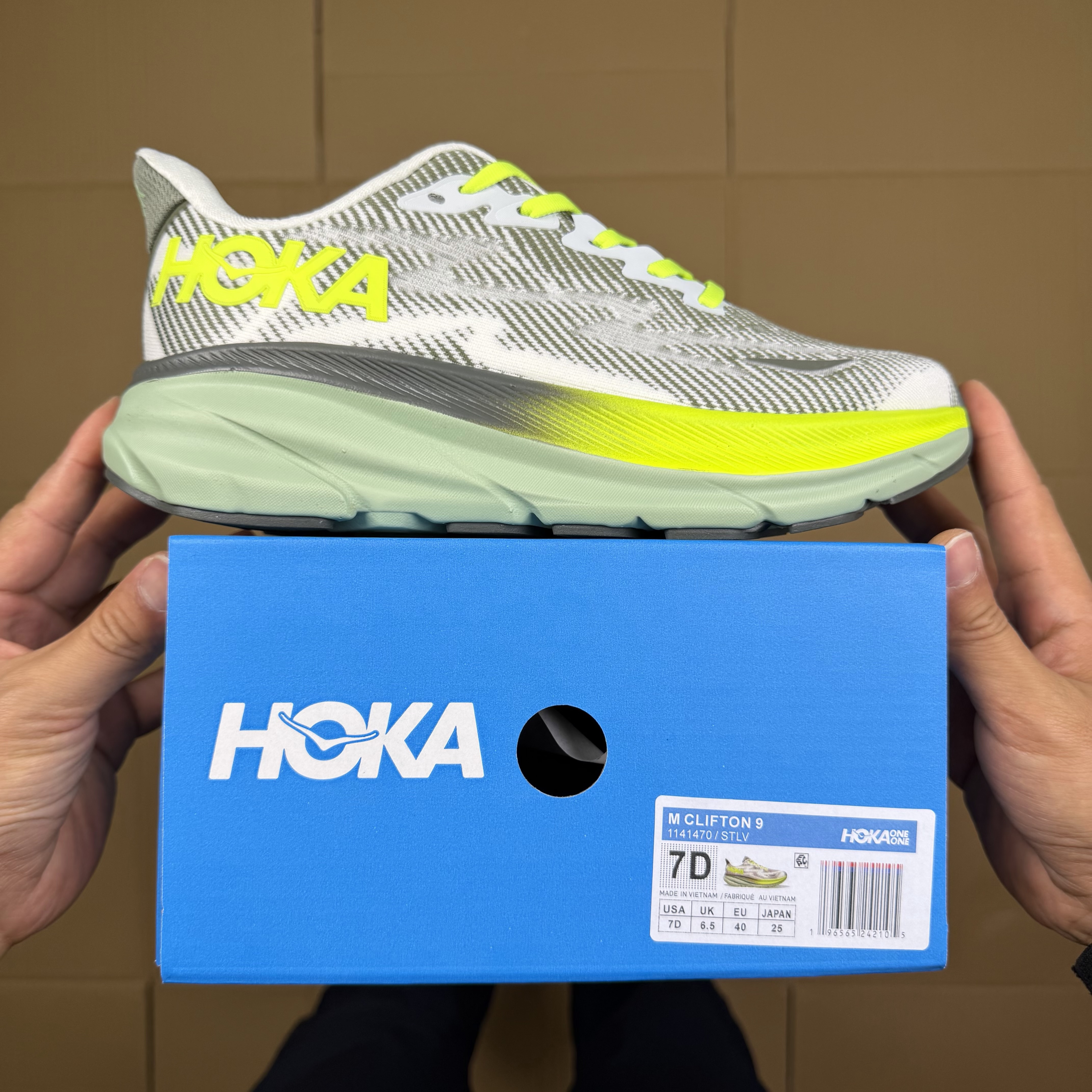 Hoka Clifton 9