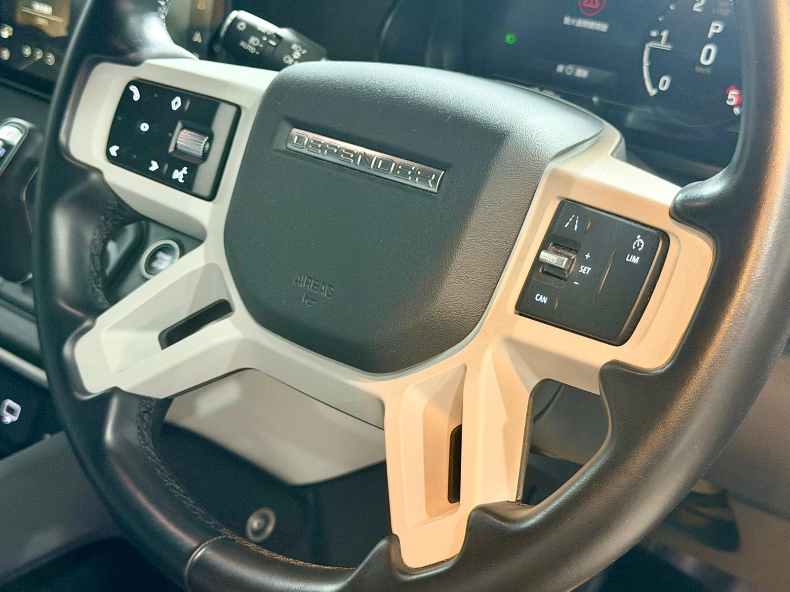 Land Rover Defender 90 D250 2023