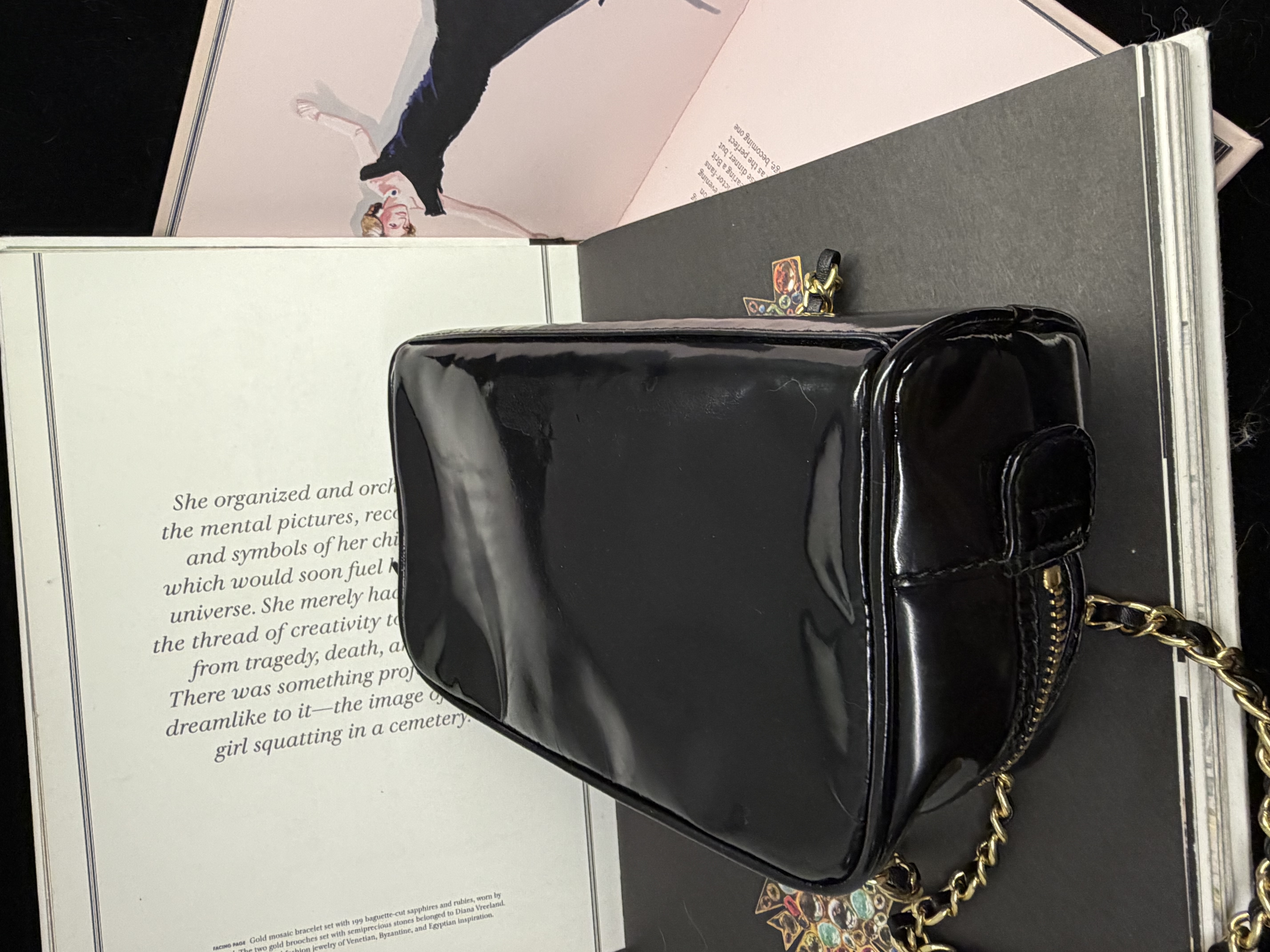 vintage chanel cc patent leather vanity bag