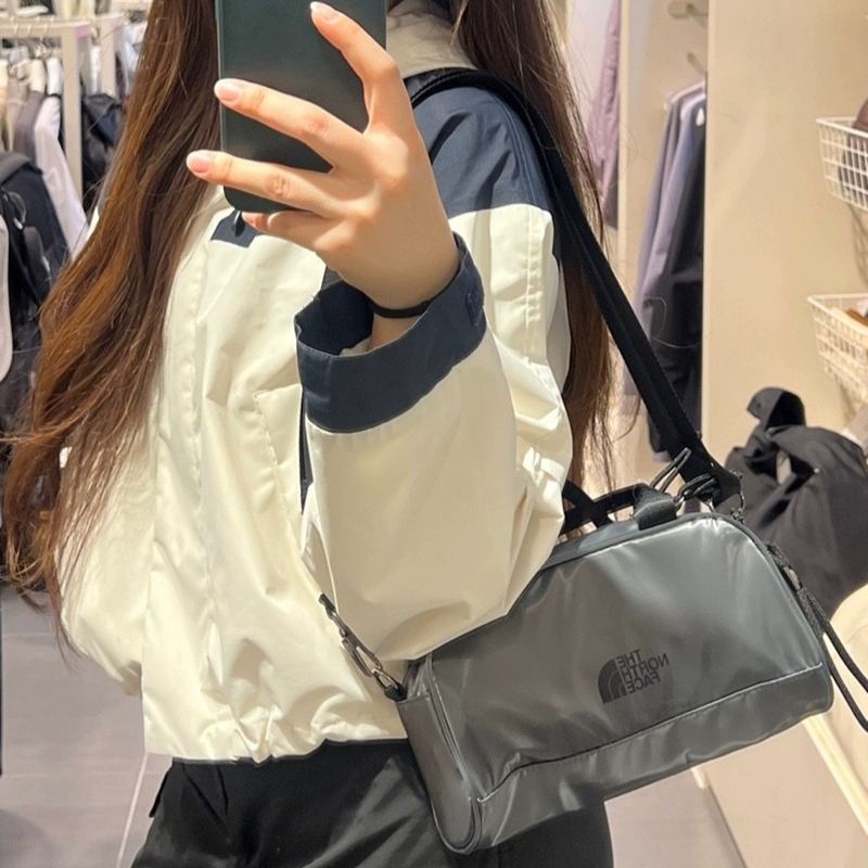 $118隻。2隻起$ 108隻。Tnf Bonney Bowling Bag