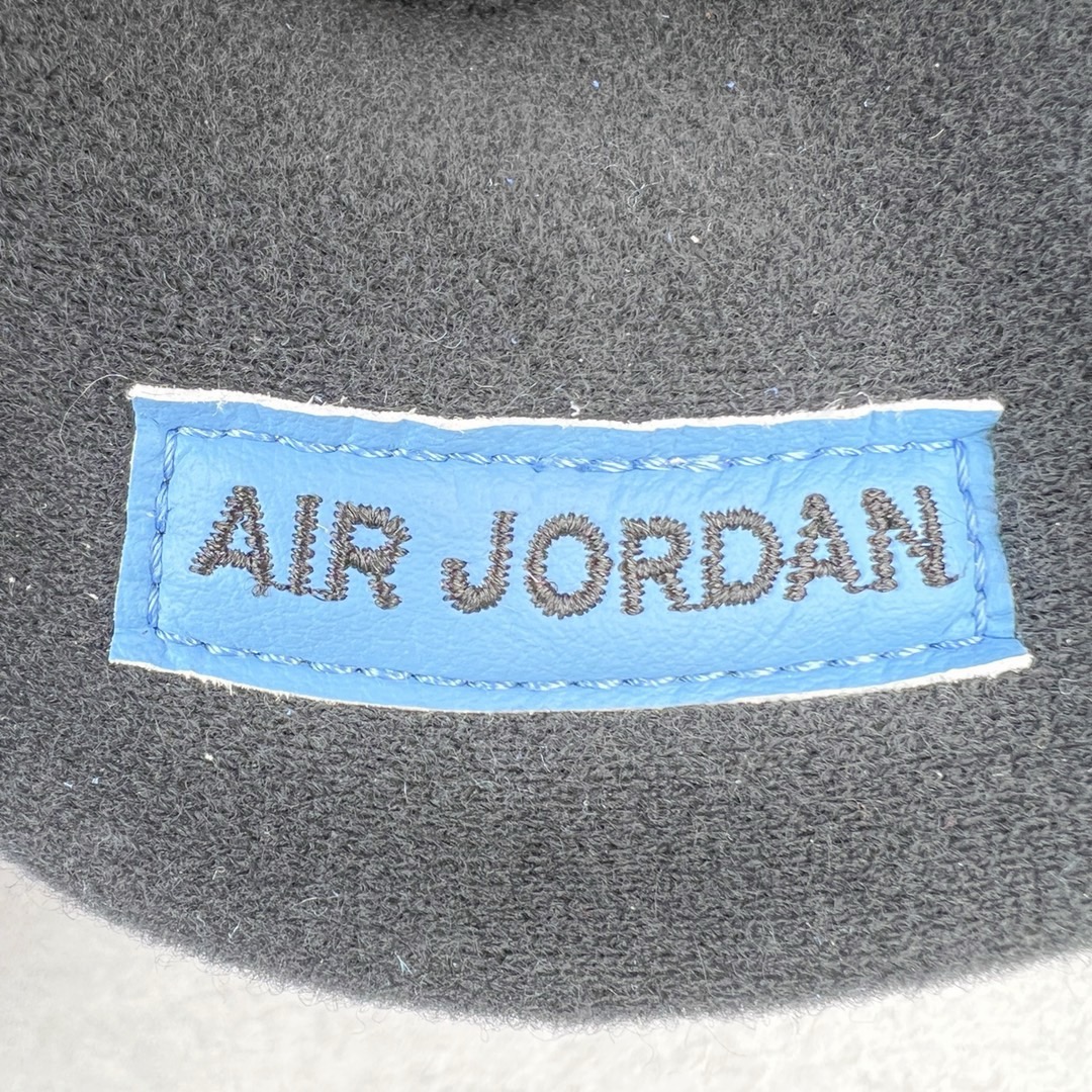 Travis Scott x Air Jordan 4 Retro 'Cactus Jack' 308497-406