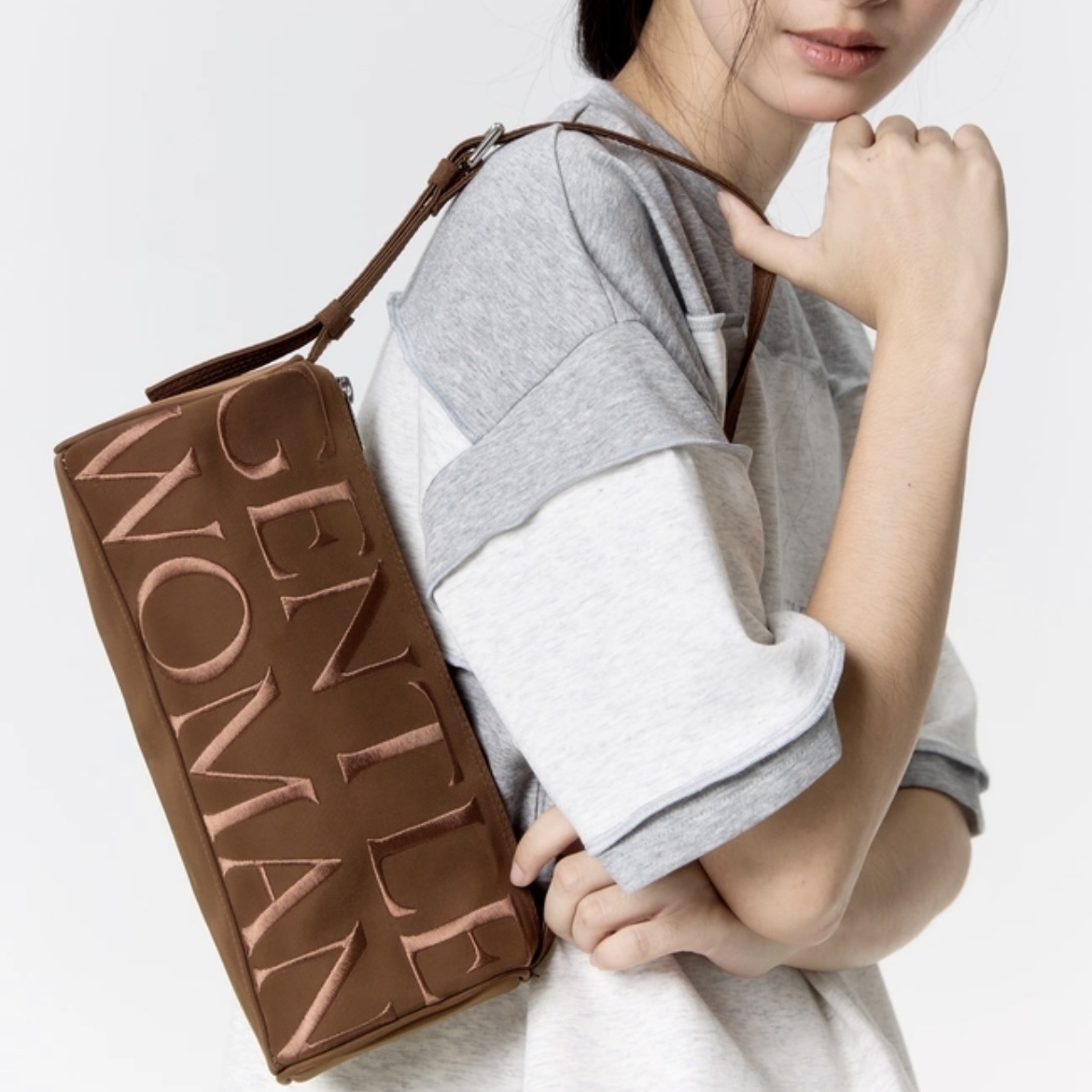 預購 | 🇹🇭GENTLEWOMAN PETIT ROUND SHOULDER BAG(BROWN) BG1129-2