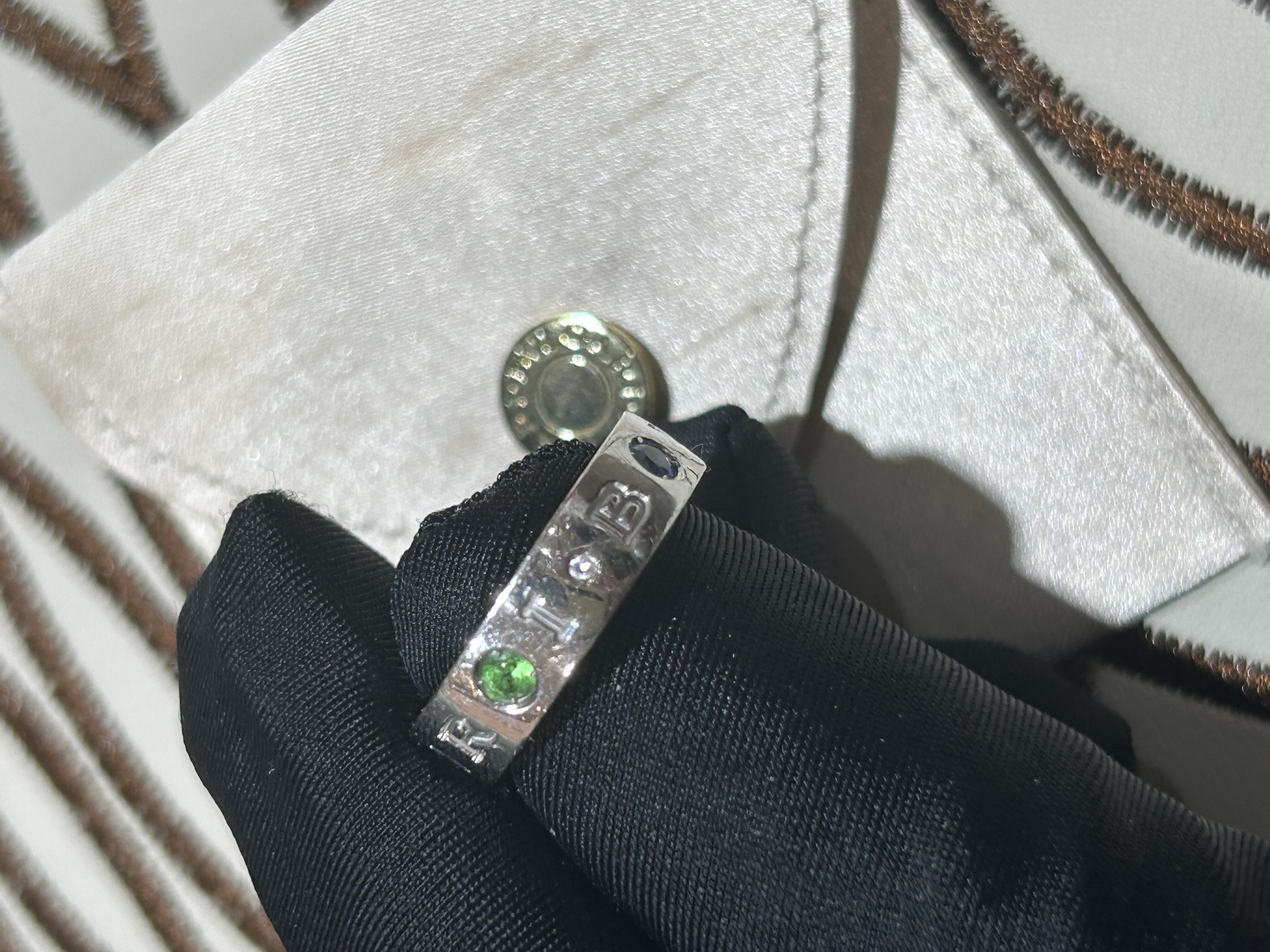 Bvlgari 18K白金戒指，镶嵌藍寶石和沙弗莱石 100%Authentic, 98%New ✅證書✅Dust bag