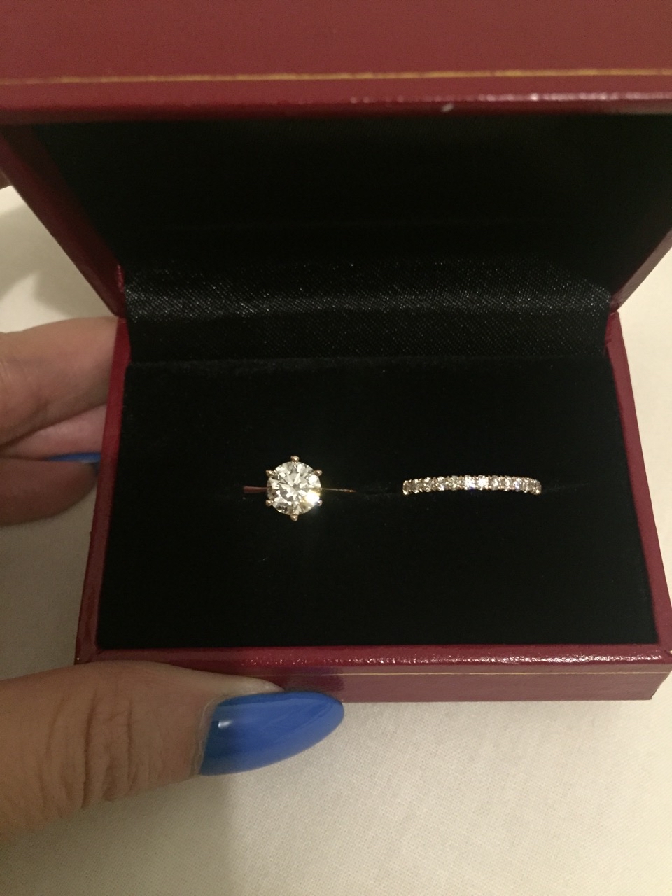 Rose gold diamond engagement ring and wedding band set