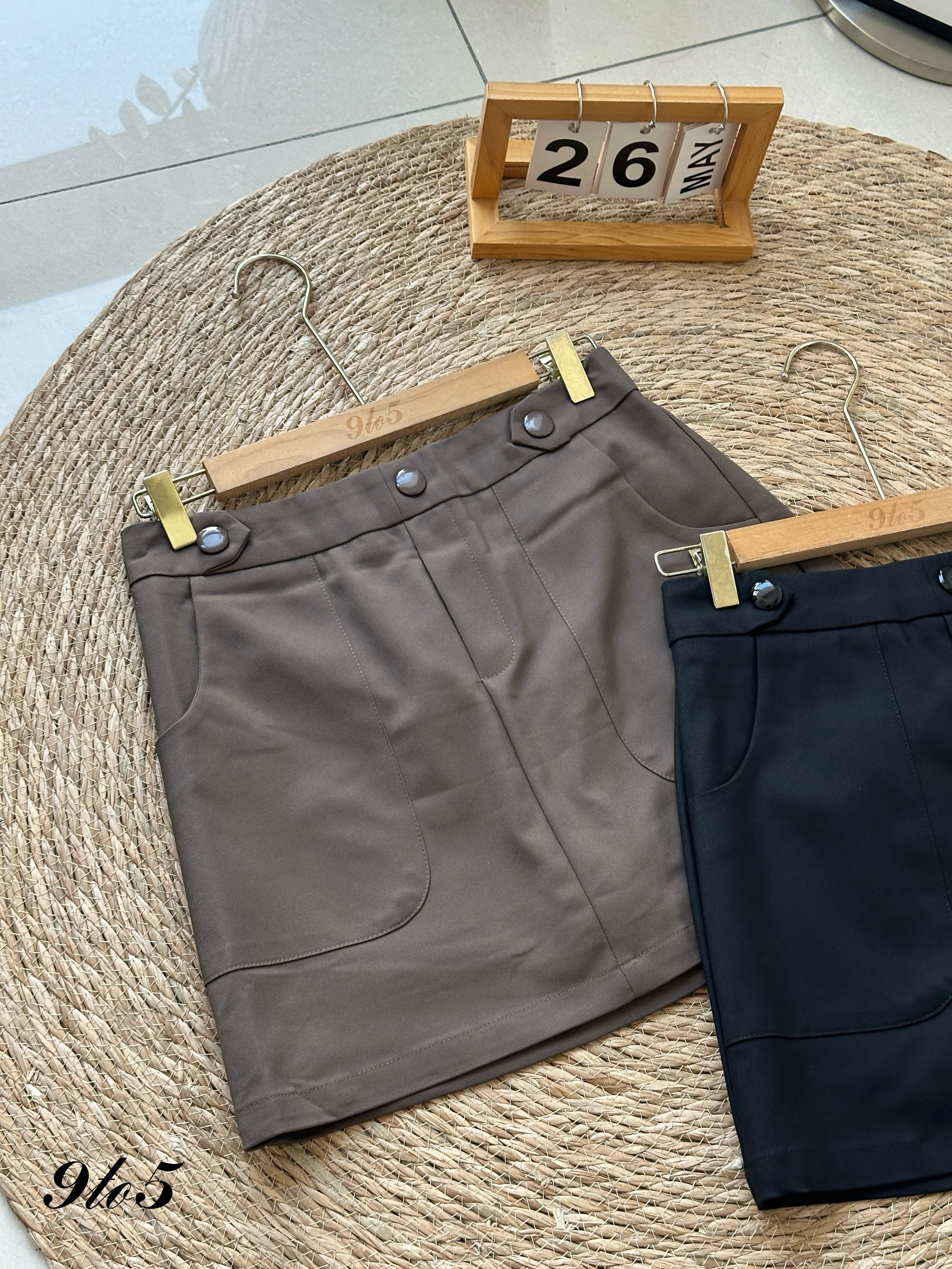 S1893 A Line Short Skirt - Black & Brown
