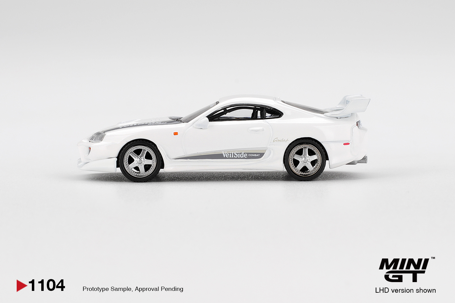 Mini GT 1/64 Toyota Supra VeilSide Combat V-I White - MGT01104-R