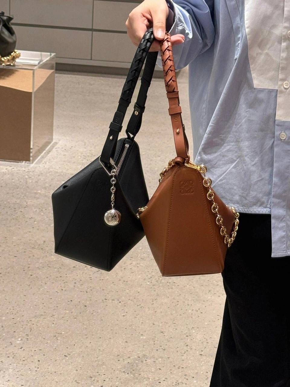 Loewe 罗意威 Squeeze 手袋系列