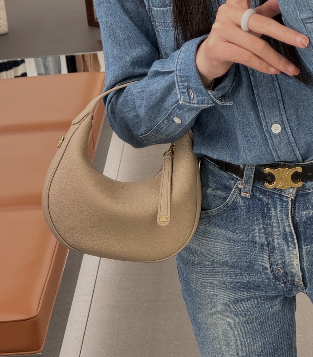 指定款式精選優惠✨訂貨🍒Celine lulu bag  有長肩帶✨ Color : Safari