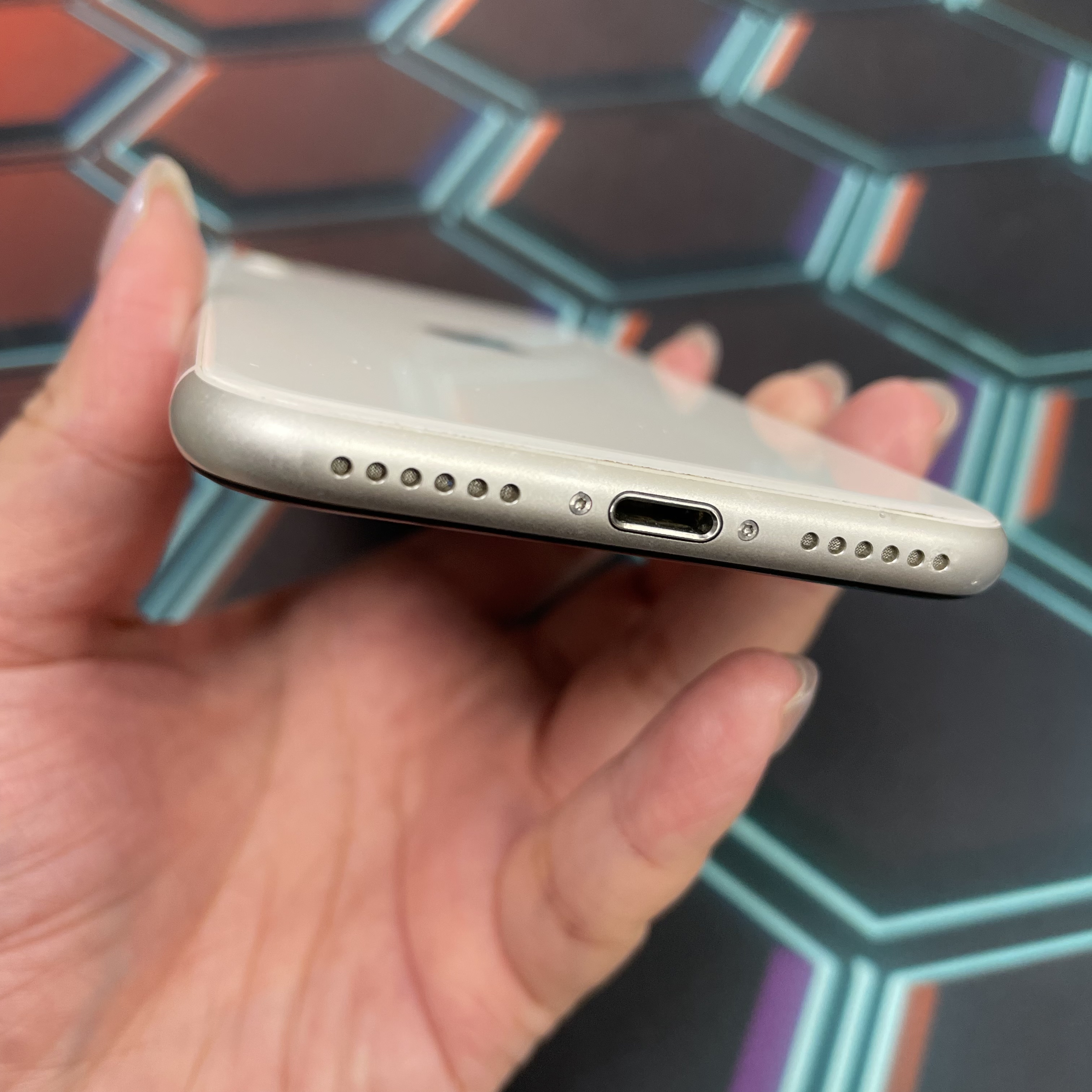*7159 SE 2 勁靚機 256GB 電100 白色 white
