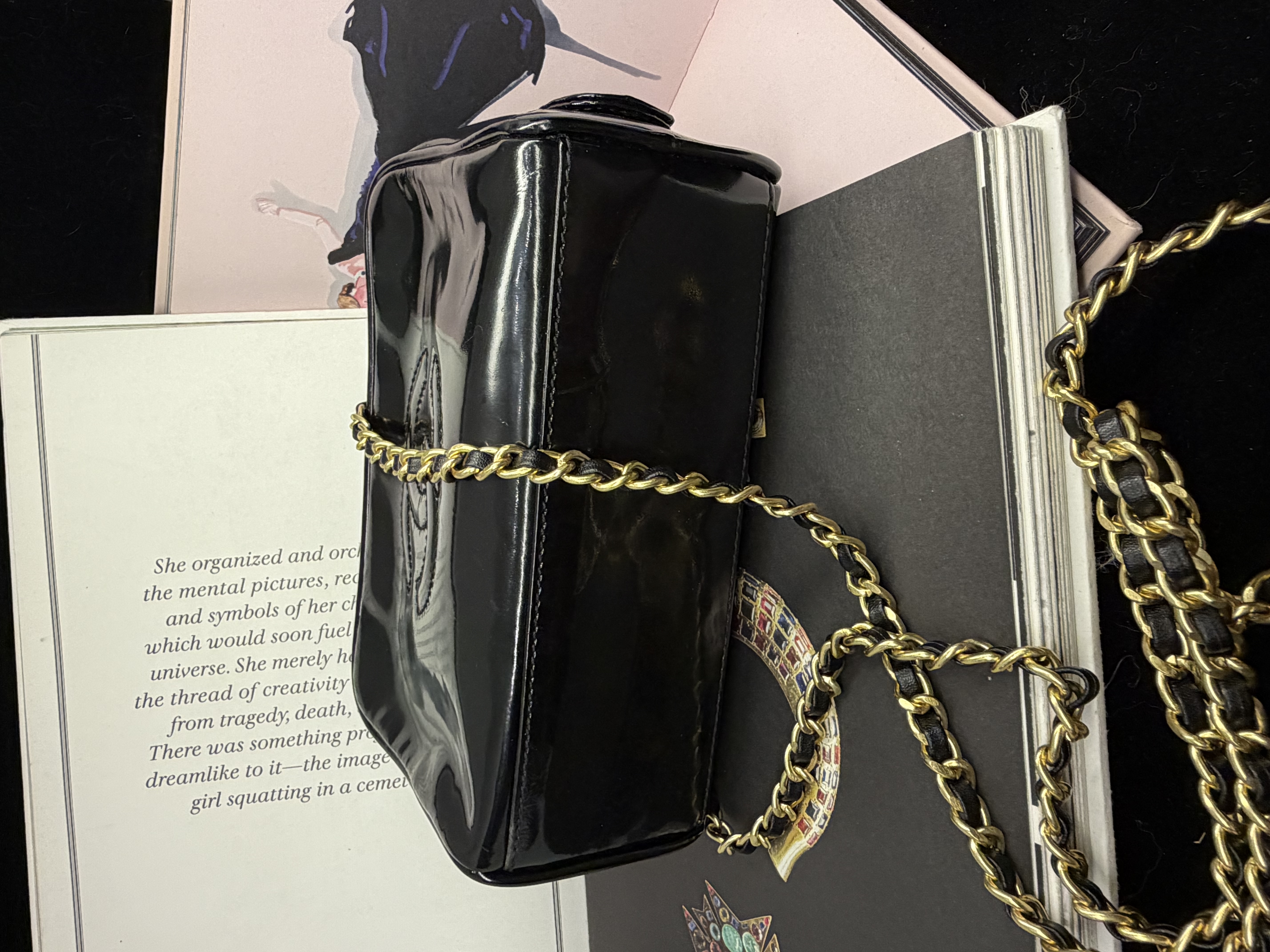 vintage chanel cc patent leather vanity bag