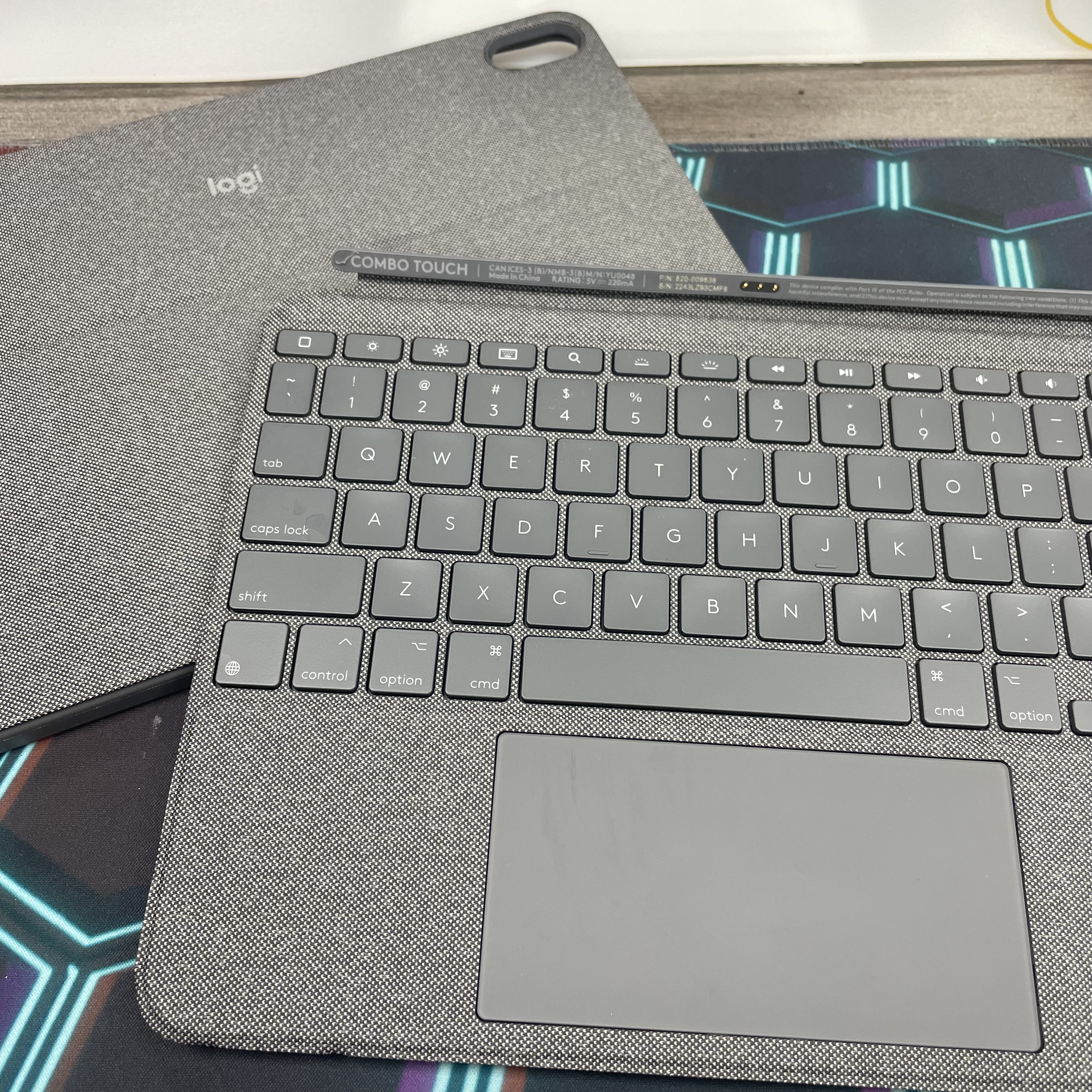 *6784 Logitech Combo Touch Keyboard 11吋 for iPad gen 10-11 灰色 gray
