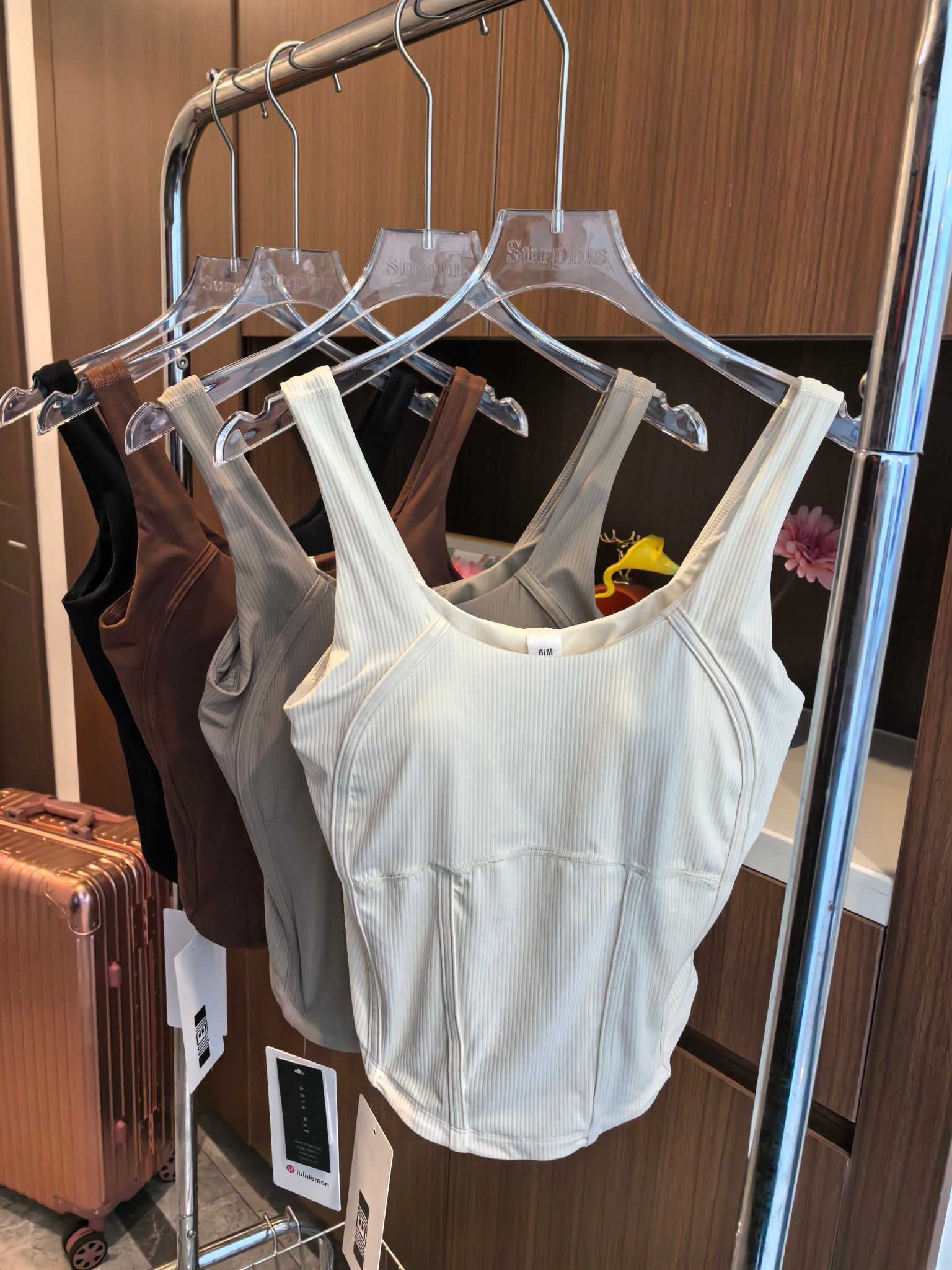 $108件。2件起$98件。lulu Waist-Seamed Nulu螺紋瑜伽背心