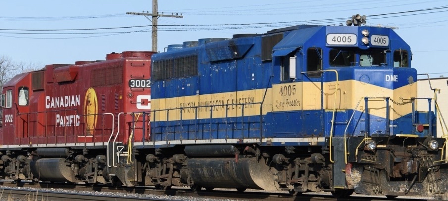 Atlas N比例 Atlas N' EMD GP40 Dakota, Minnesota & Eastern #4003 New in the box