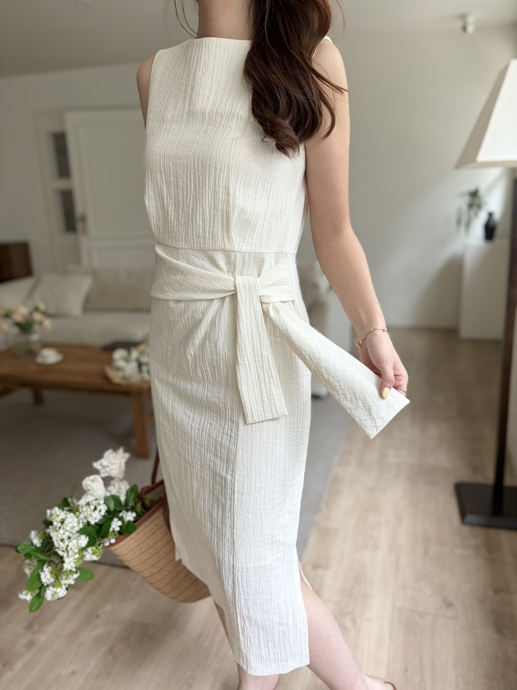 Pastelly Gathered Waist Dress (Ivory)