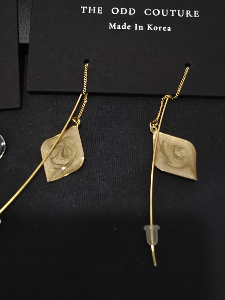 Ligne d’Art Earrings