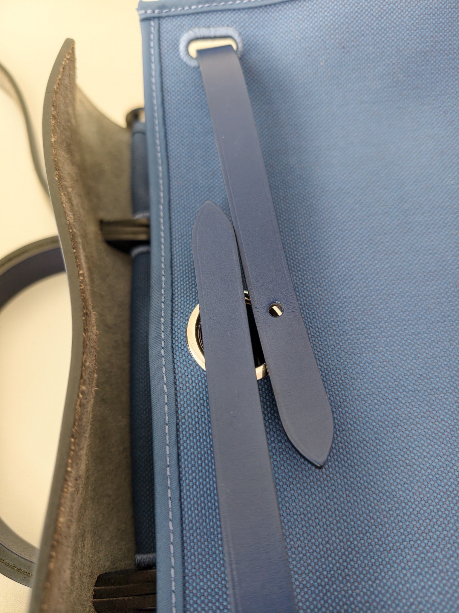 【預訂貨品】Hermes  herbag 31藍色 C刻