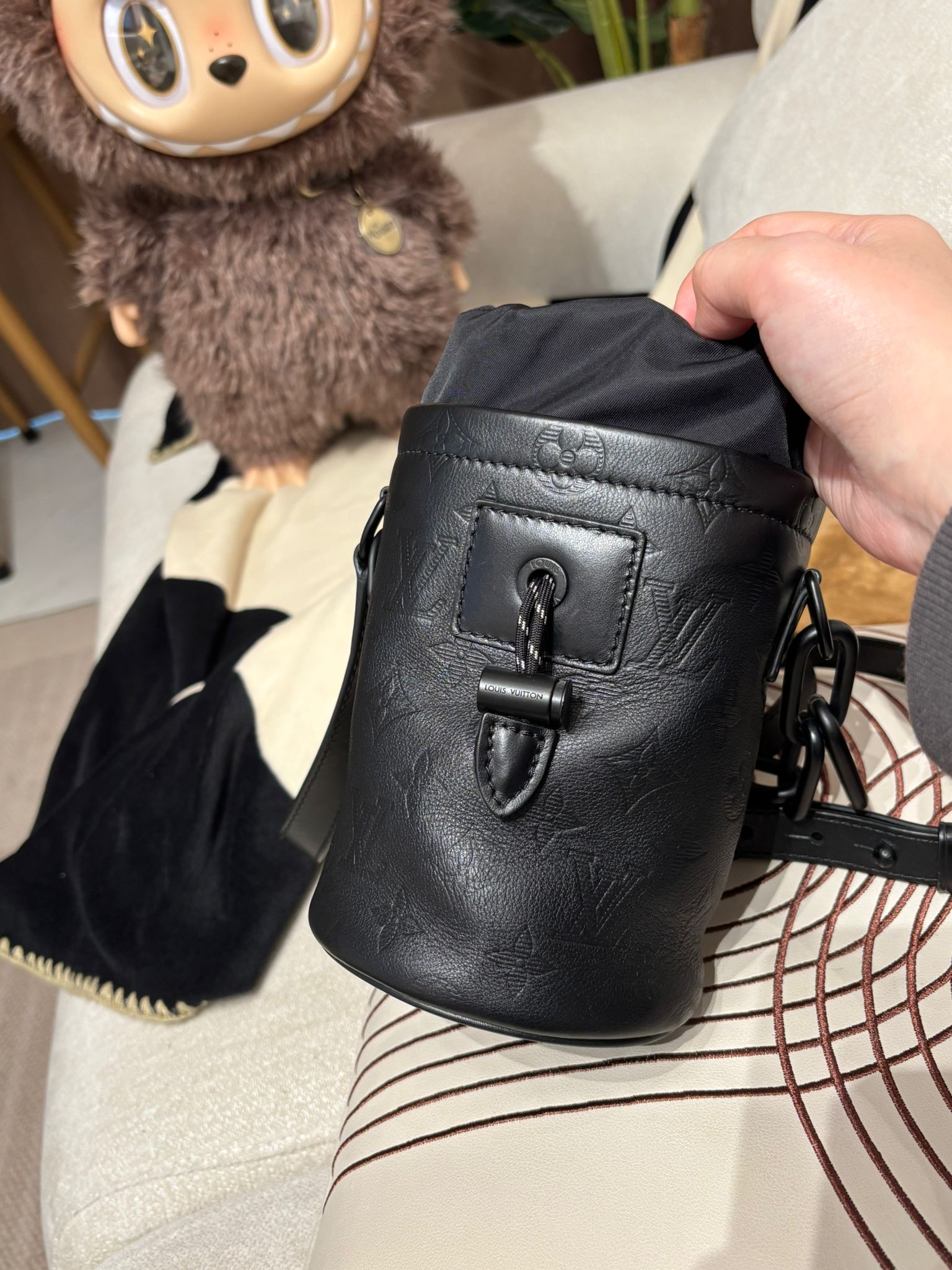 LV Chalk Nano Empreinte Monogram Black Calfskin Bucket Bag m44628 100%Authentic ,98%new✅dust bag  