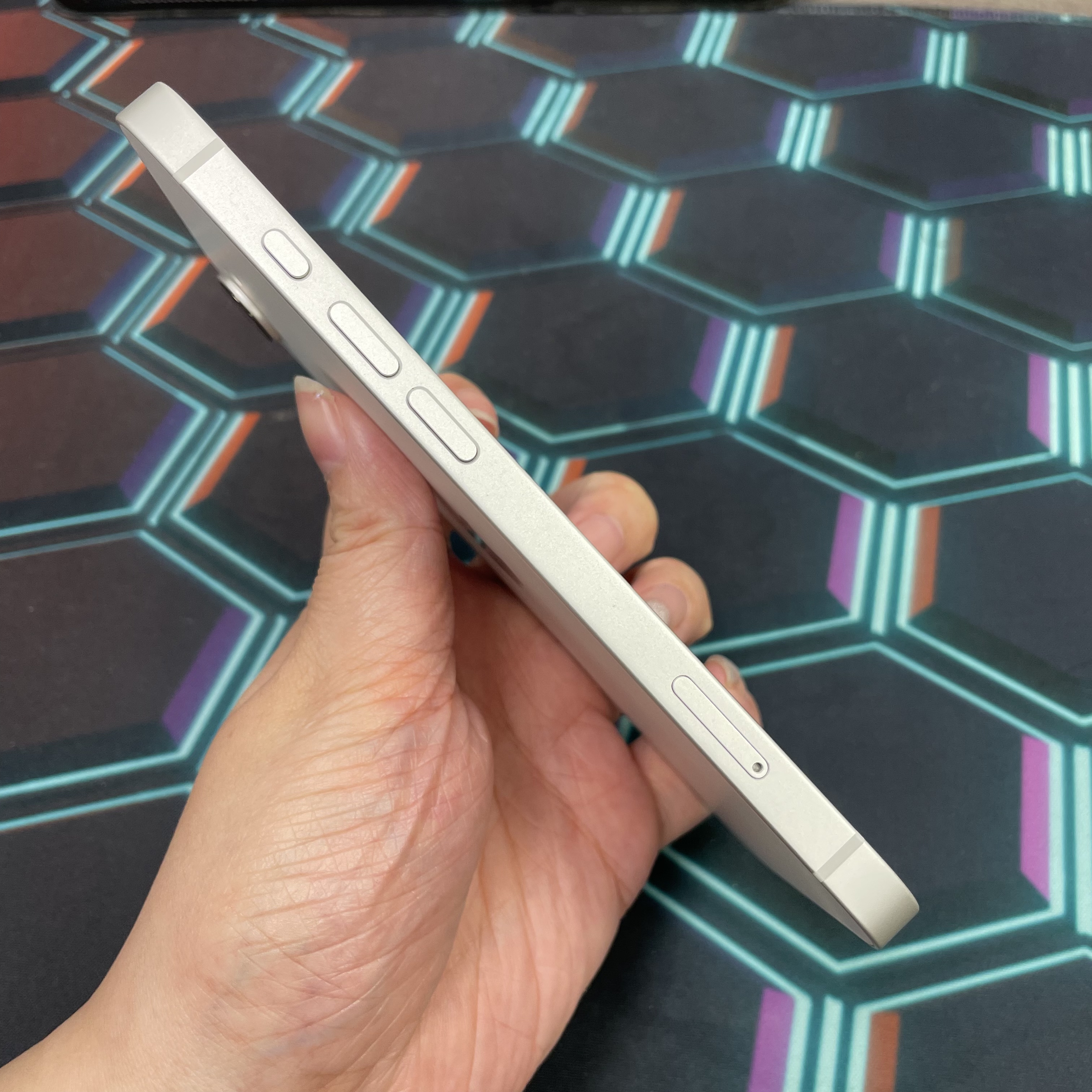 *8128 17e 完美機 256GB 電100 白色 white