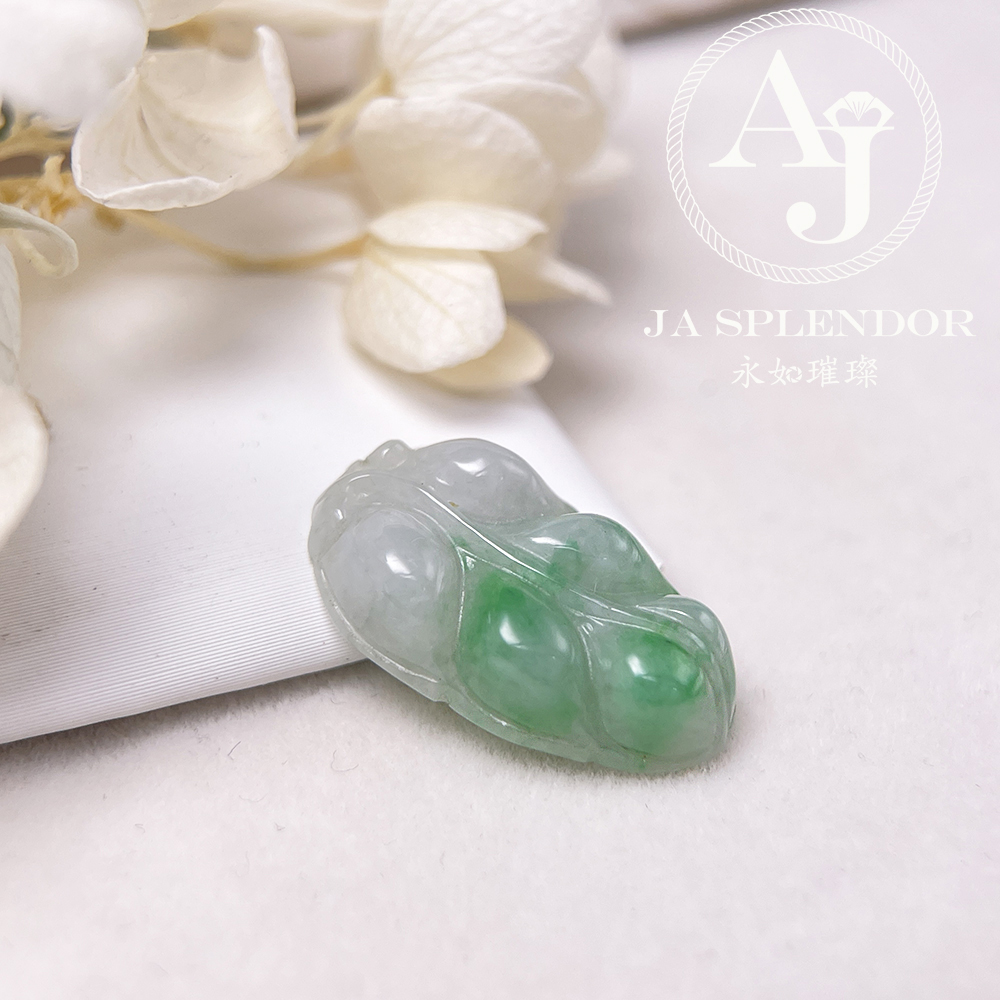 JN-09 天然翡翠A玉 白底青半山半水肥厚事業有成/玉葉金吊墜