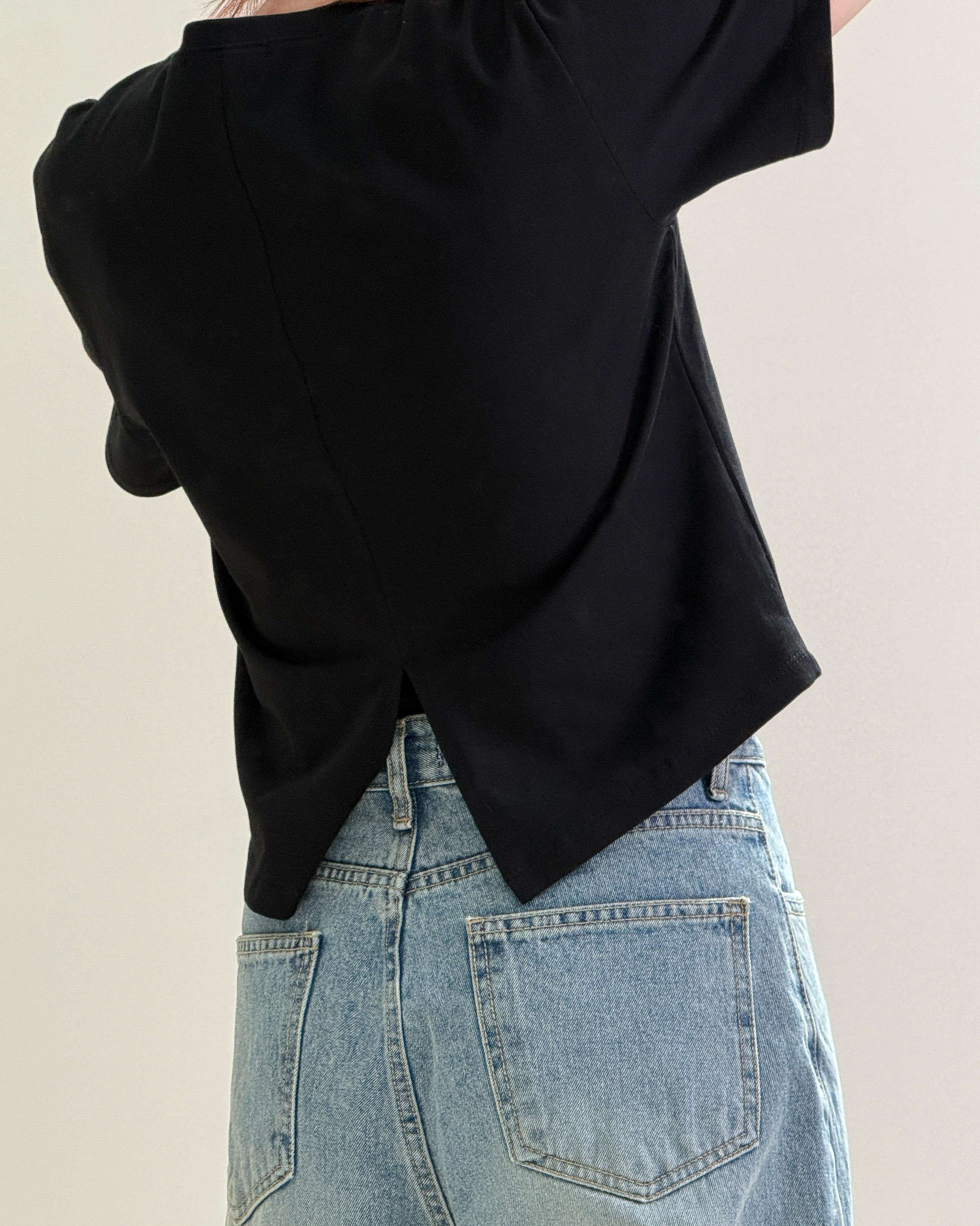 𝐁𝐚𝐜𝐤 𝐬𝐥𝐢𝐭 𝐜𝐫𝐨𝐩𝐩𝐞𝐝 𝐭-𝐬𝐡𝐢𝐫𝐭