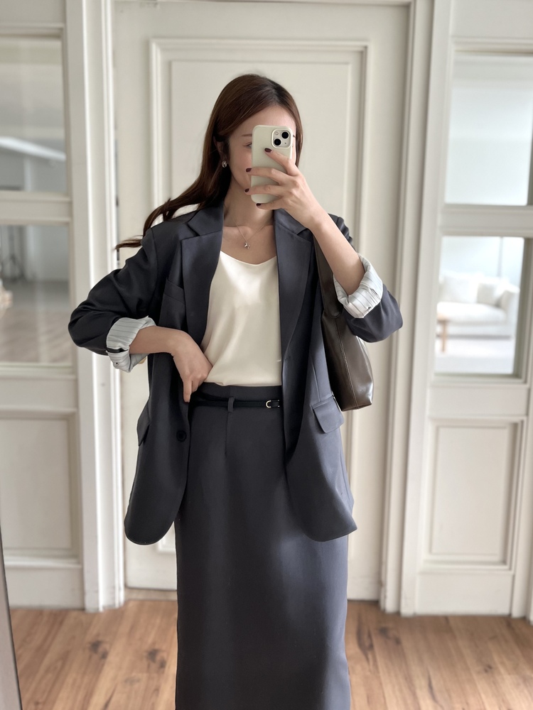 Atelier Relaxed Blazer (Charcoal)