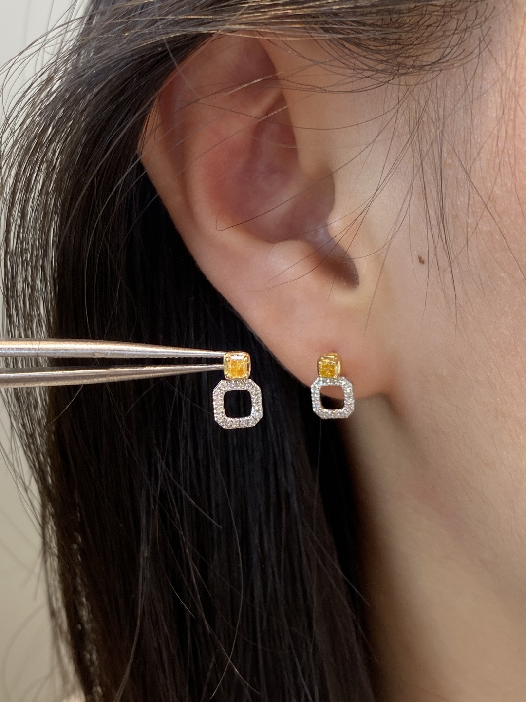 18K Yellow Diamond Earrings 