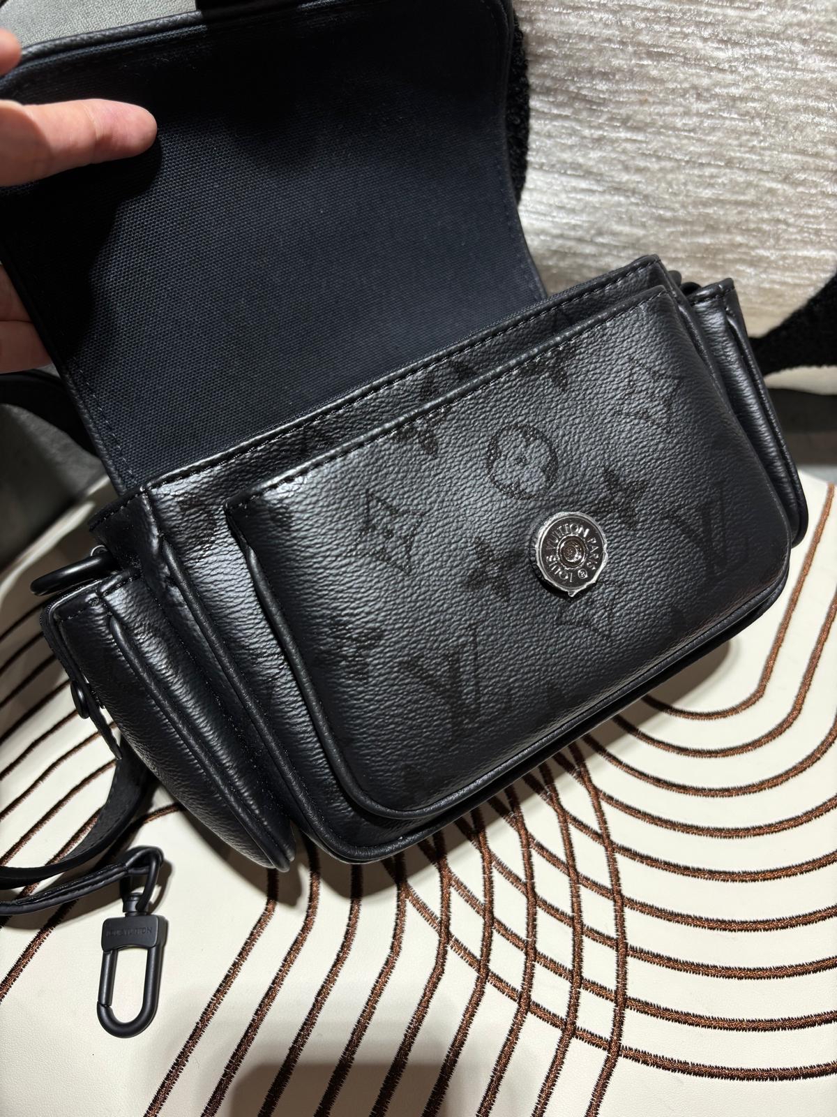 Lv Midnight Cargo Wearable Wallet Shoulder Bag M26726 100%Authentic, 99%New ✅收據✅Dust bag