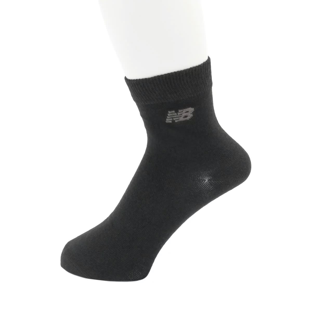日本Costco本週特價  New Balance 男士短襪（3 雙裝）採用輕盈的棉質設計，羅紋紋理，並飾有品牌標誌，穿著舒適，3 雙一包。