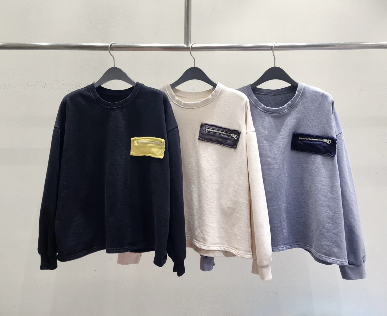 LO YE zip pocket sweater