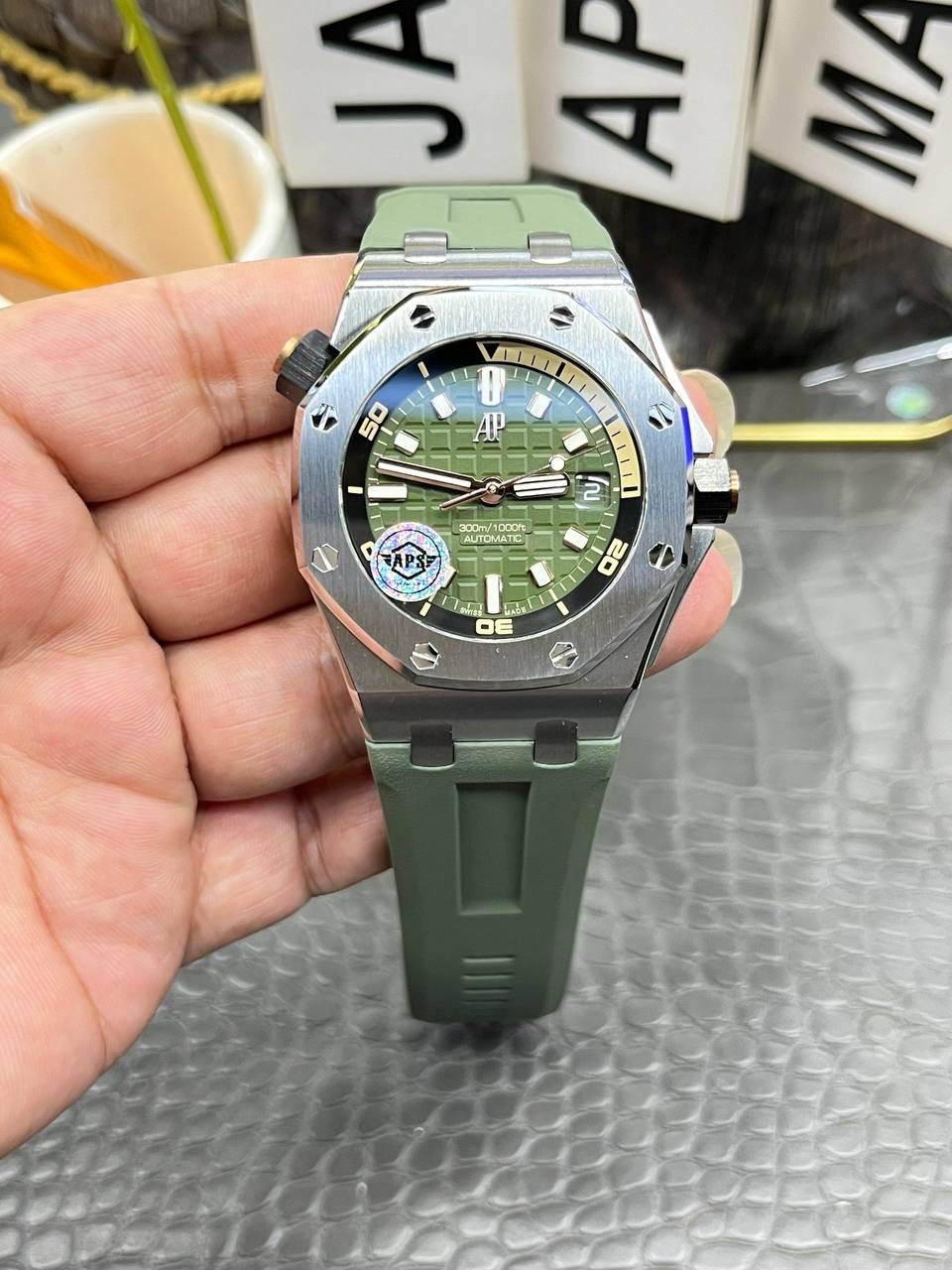 爱彼皇家橡树离岸型系列绿色橡胶表带男士自动机械腕表