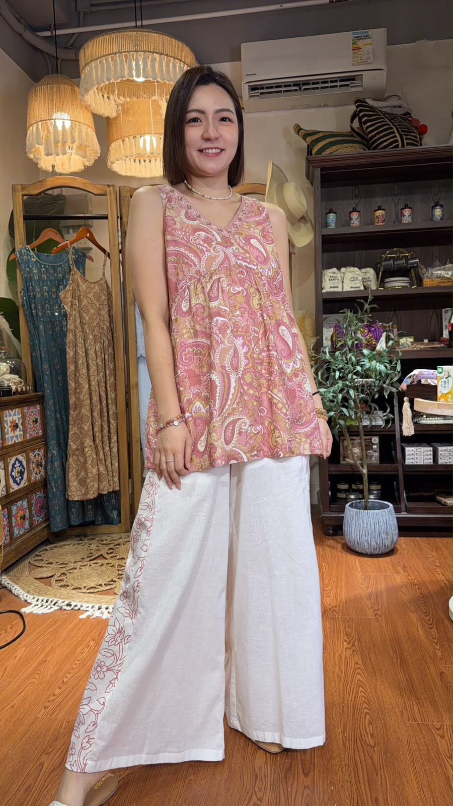 3148 White Wide Leg Pants with Pink Print 39"