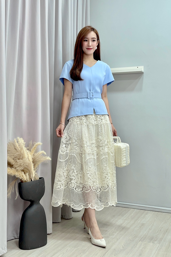 38104 Elara Sculpt Waist Blouse