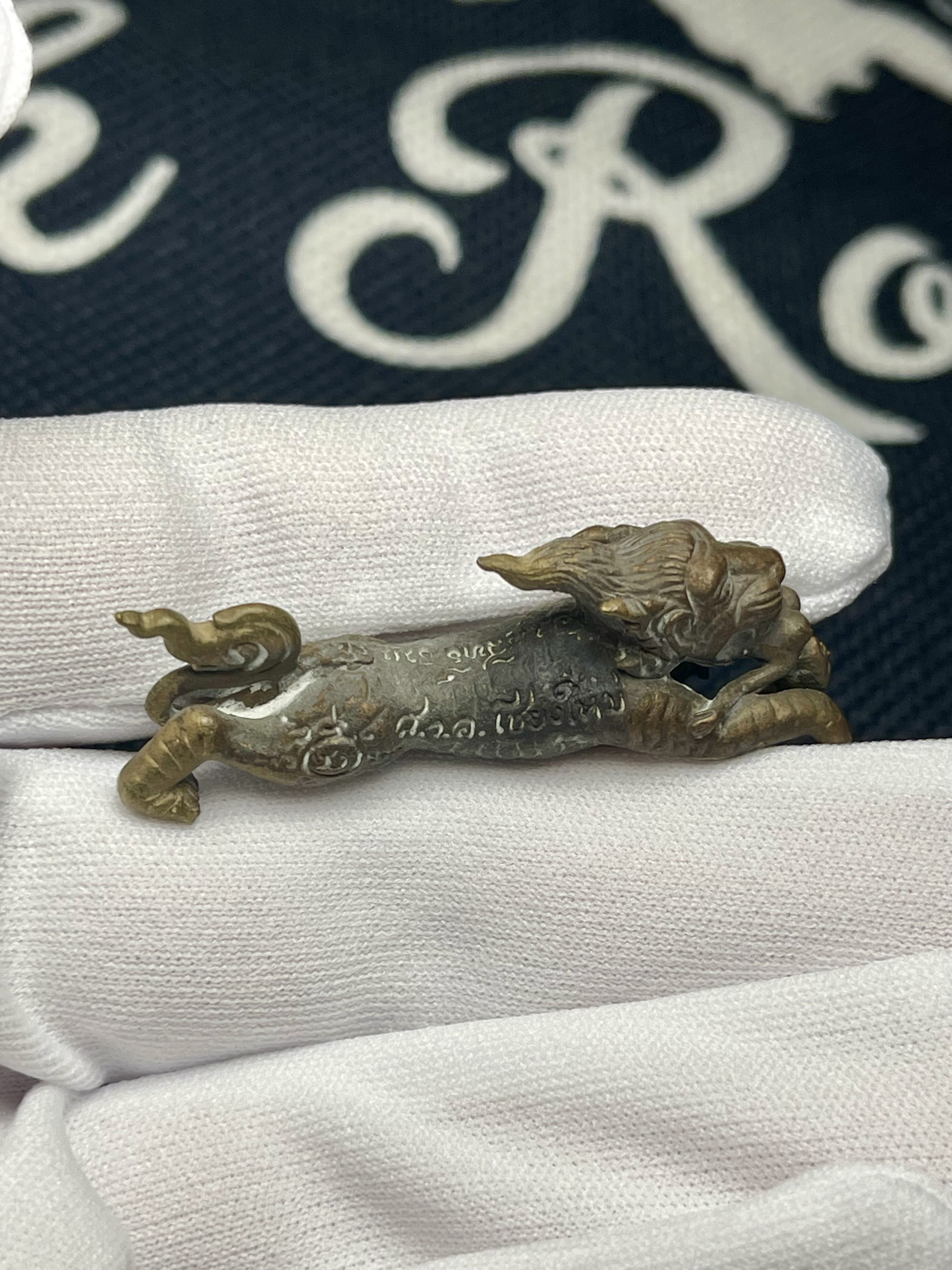 古巴旁蝕  佛曆2559  第三期  捨贏｜純聖料金屬版本｜僅製125尊｜附原裝廟盒｜光學級高透防水殼