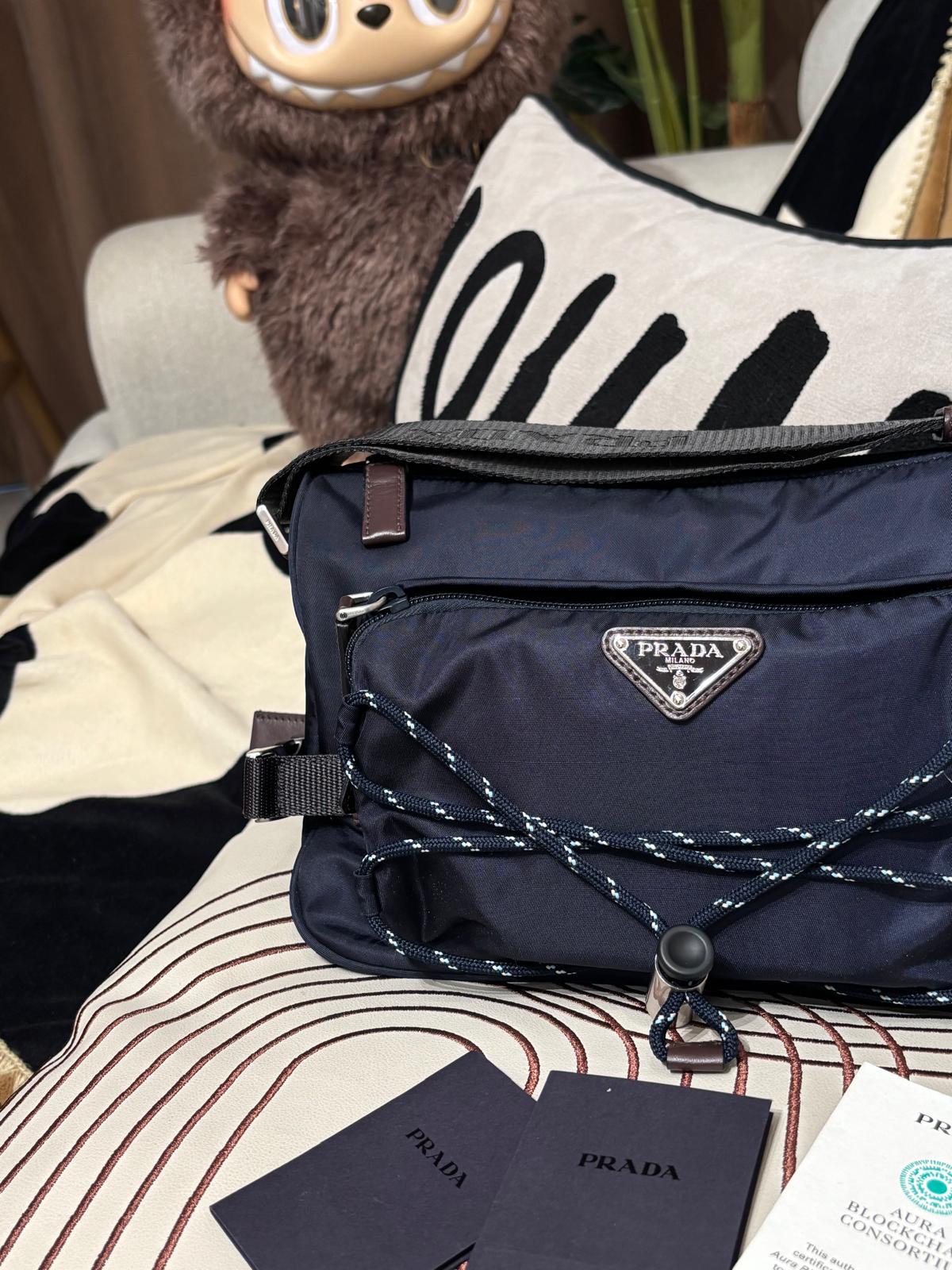 Prada Speedrock Re-Nylon shoulder bag 皮革肩背袋 100%Authentic, 98%New ✅nfc ✅certificate✅Dust bag