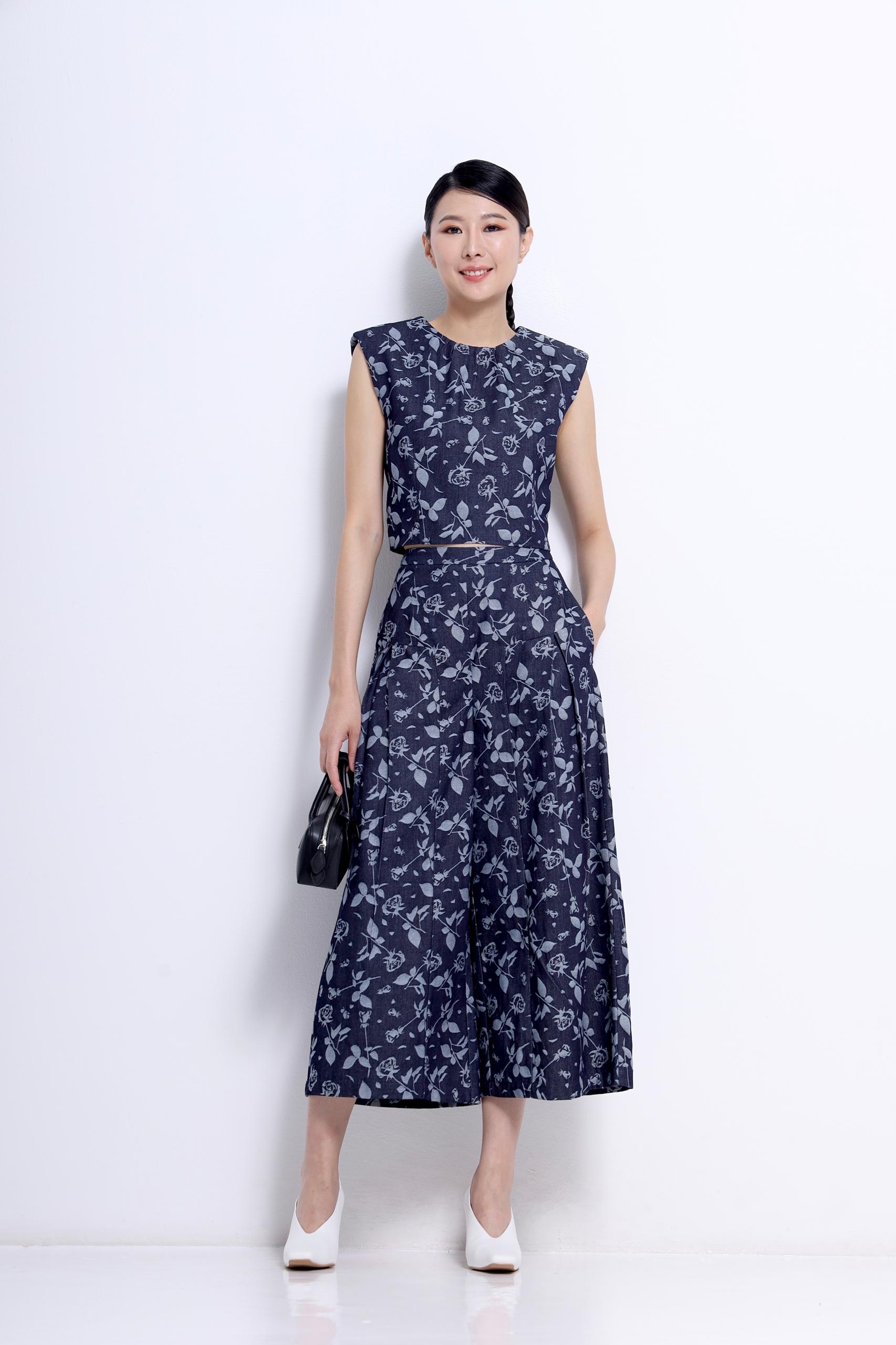 CP1631 Noir Bloom Wide-Leg Pants